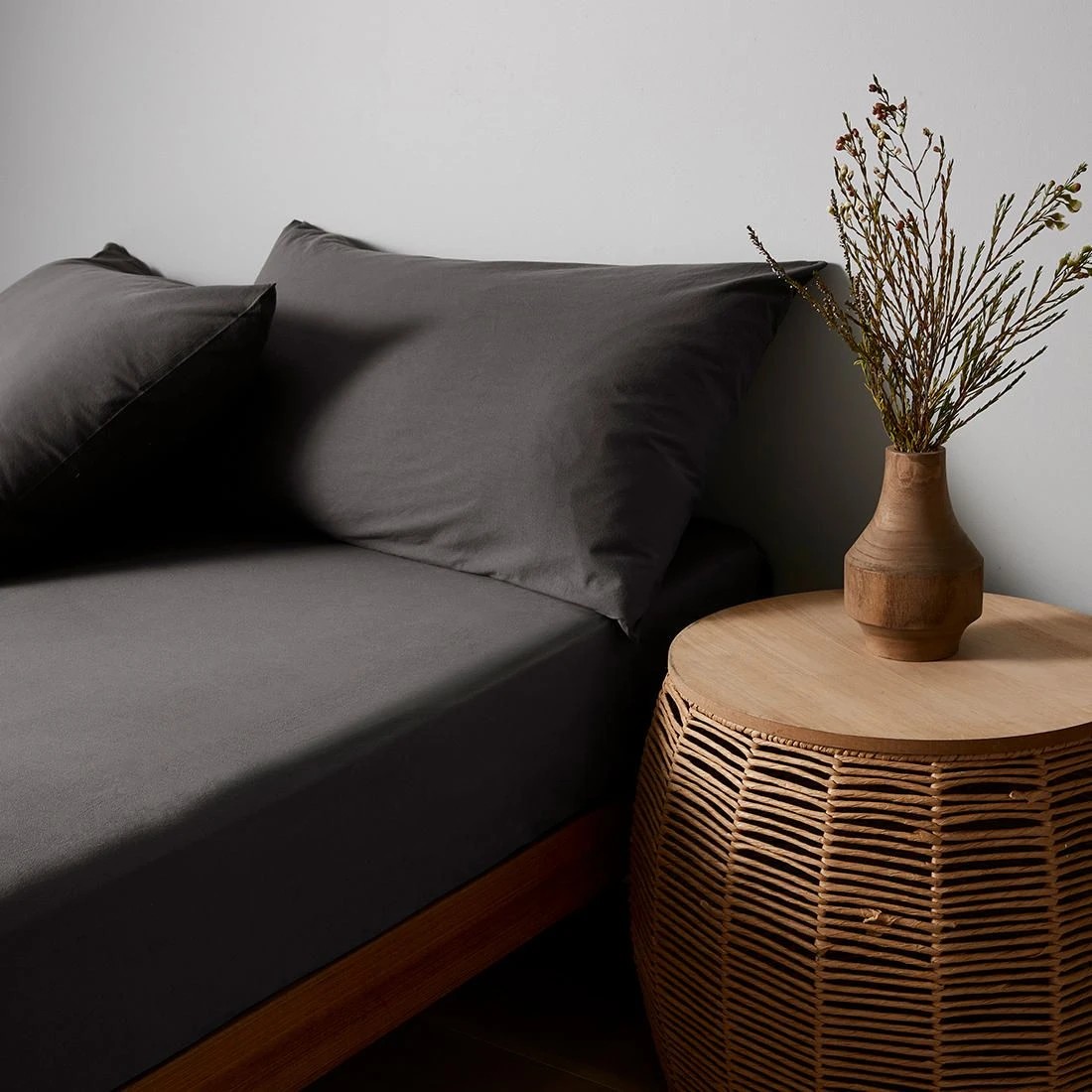 2 Arlo Stonewash Fitted Sheet - Queen Bed - Grey, 2 of 3