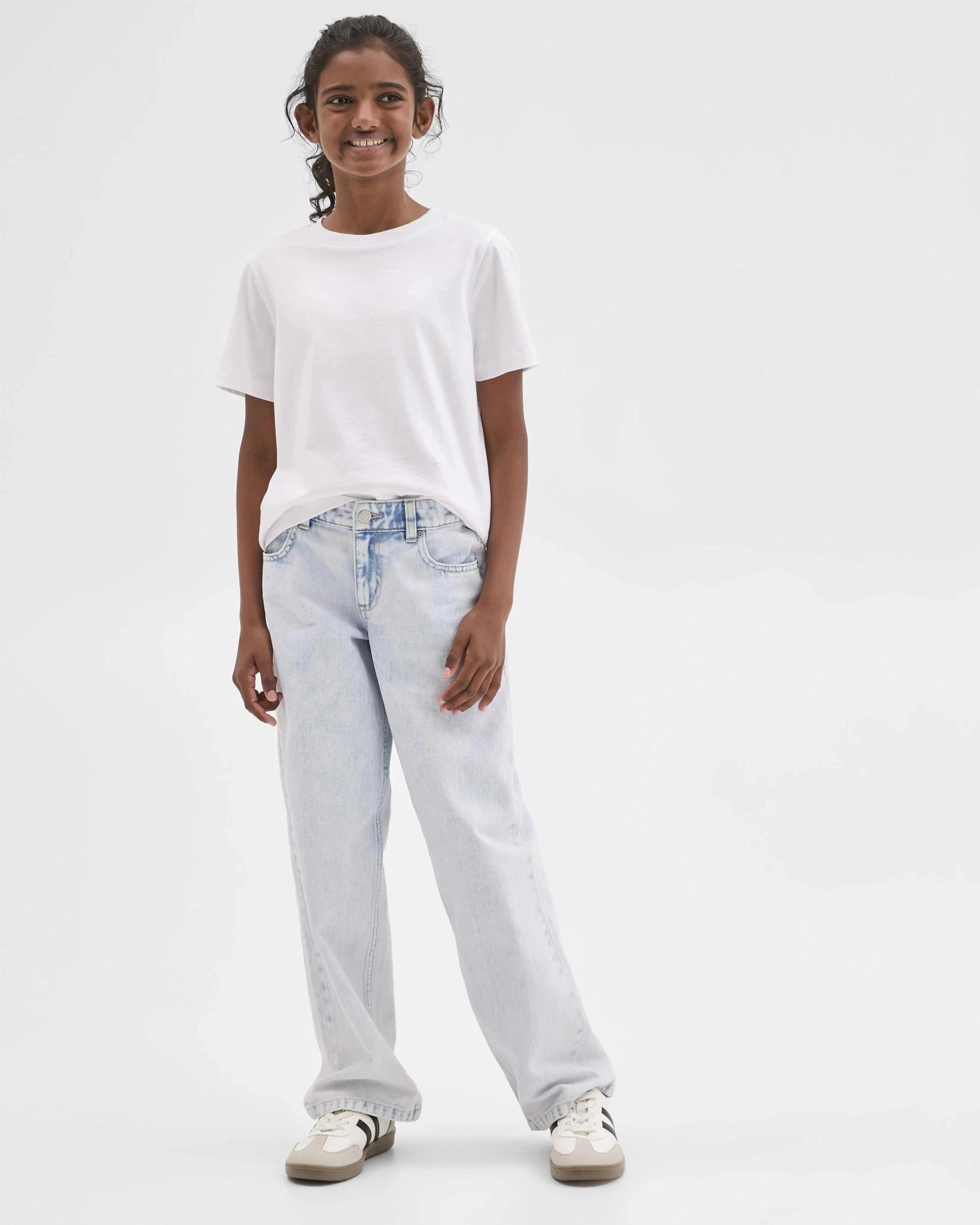 2 Target Wide Leg Denim Jeans LIGHT WASH, 2 of 8