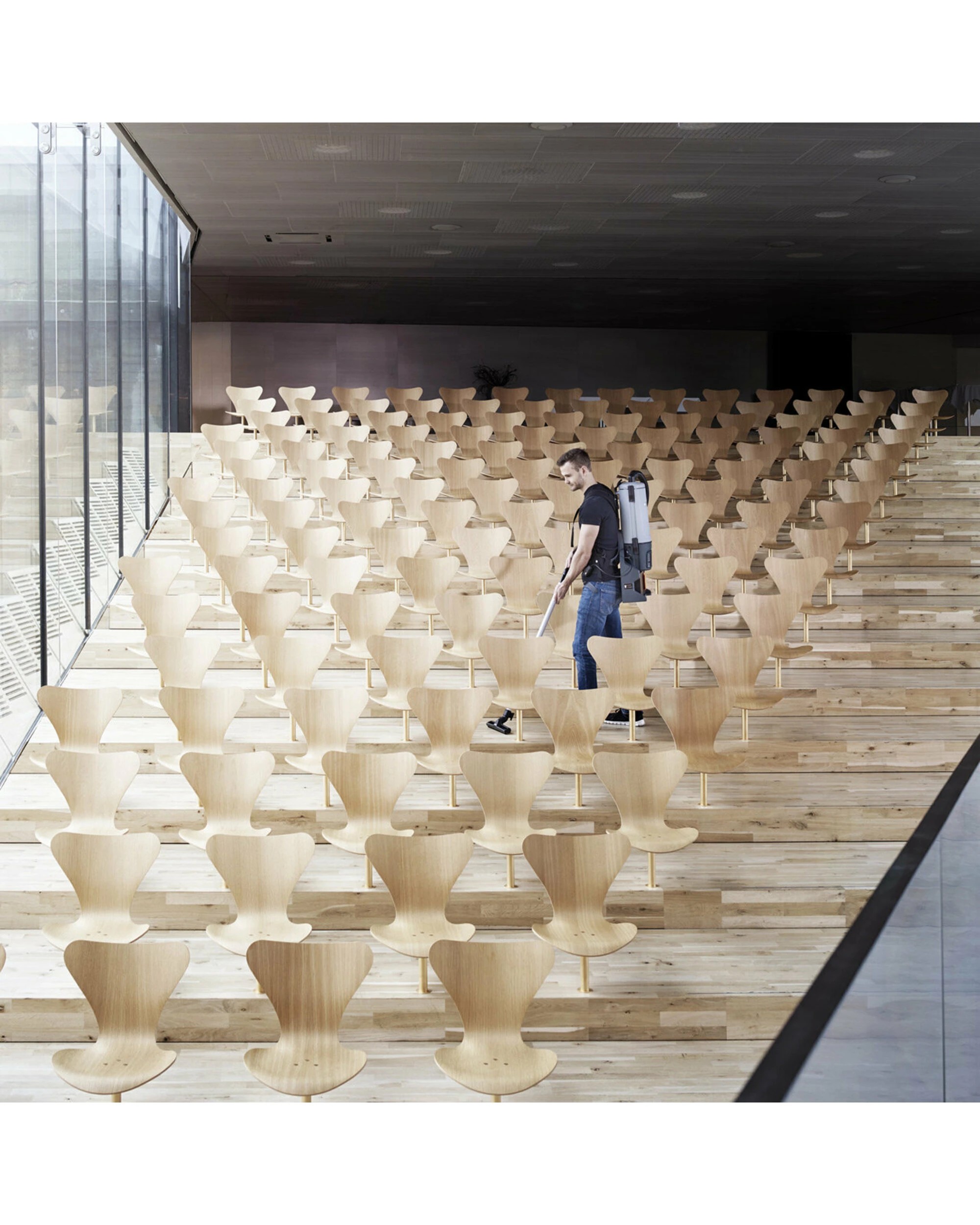 3 Nilfisk GD5 Commercial Battery Backpack Vacuum Cleaner, 3 of 5