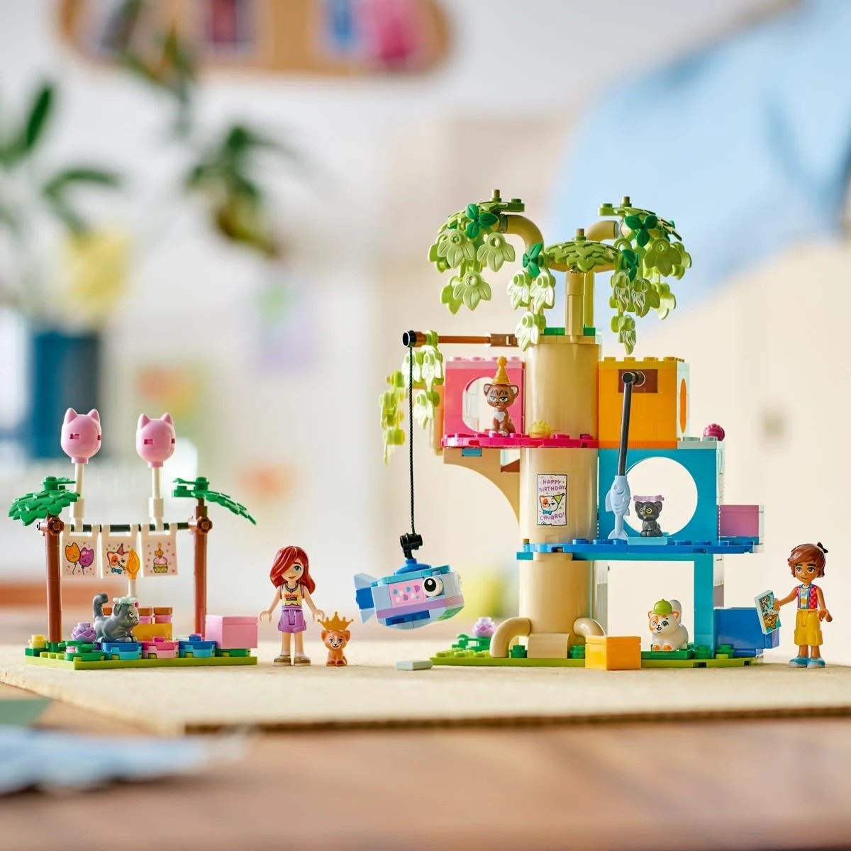 7 LEGO Friends Cat Birthday Party & Tree House 42666, 7 of 11