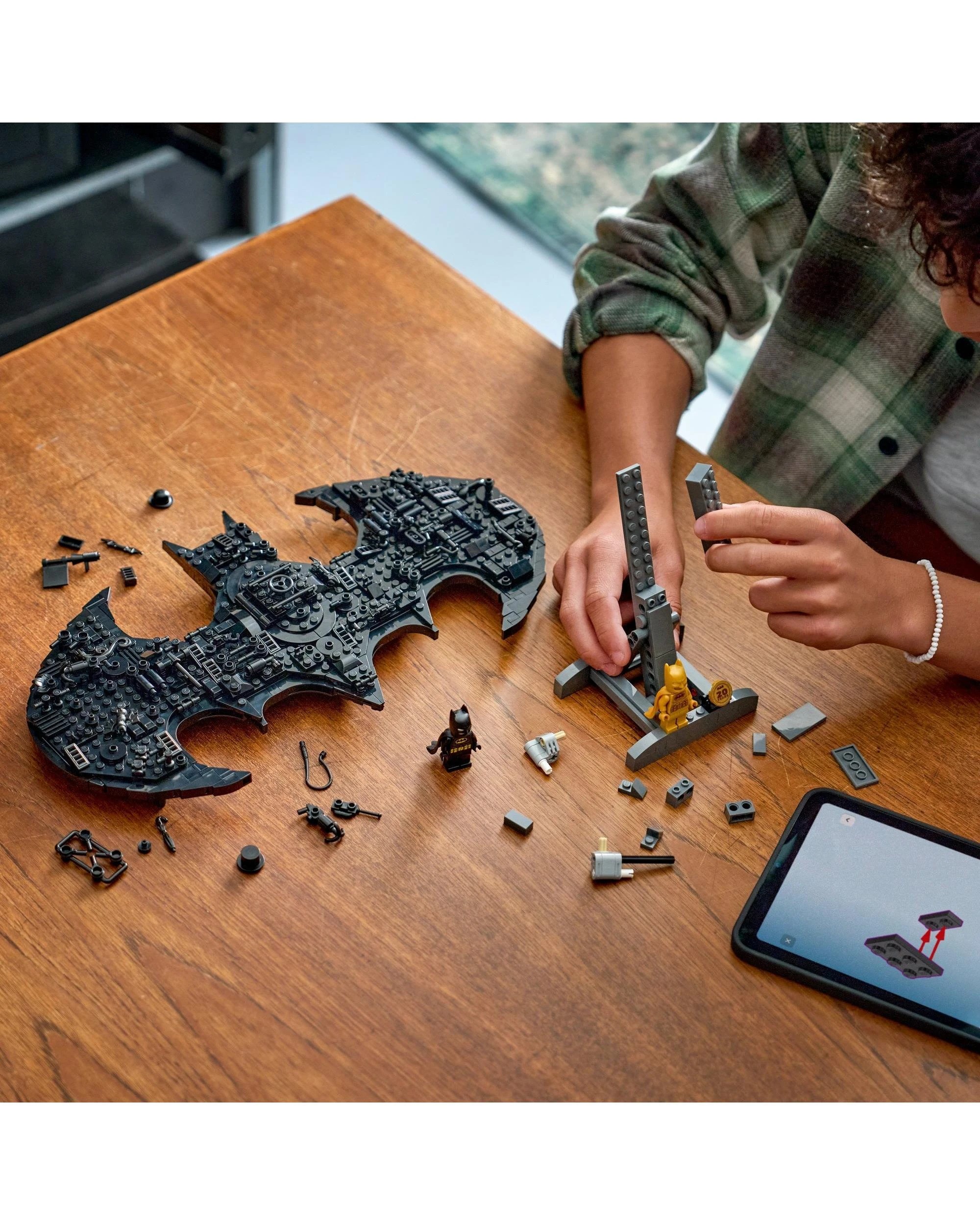 4 LEGO Super Heroes: DC Batman Logo - 76330, 4 of 10