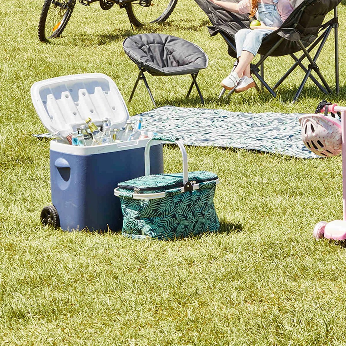 9 38L Wheelie Cooler, 9 of 9