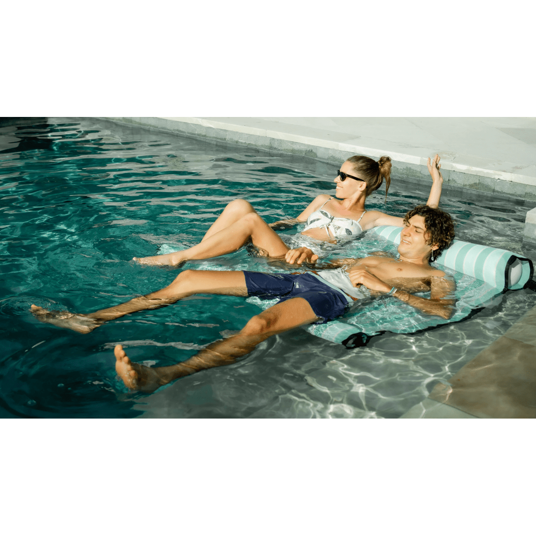 7 Acquaboss Double Water Hammock, 7 of 7