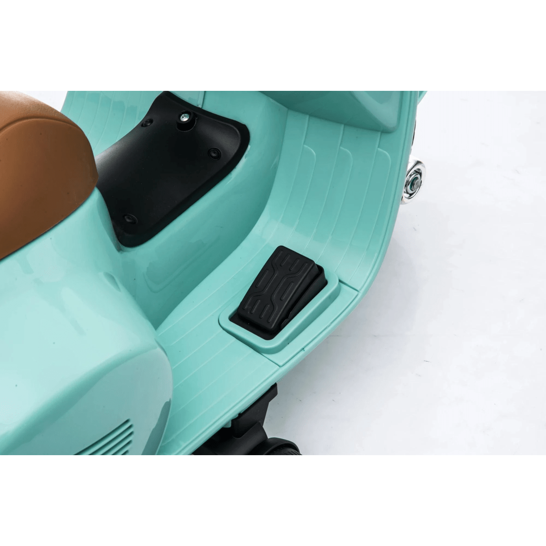 8 Mini Vespa GTS Super 6V Motorised Ride On - Mint - Green, 8 of 10