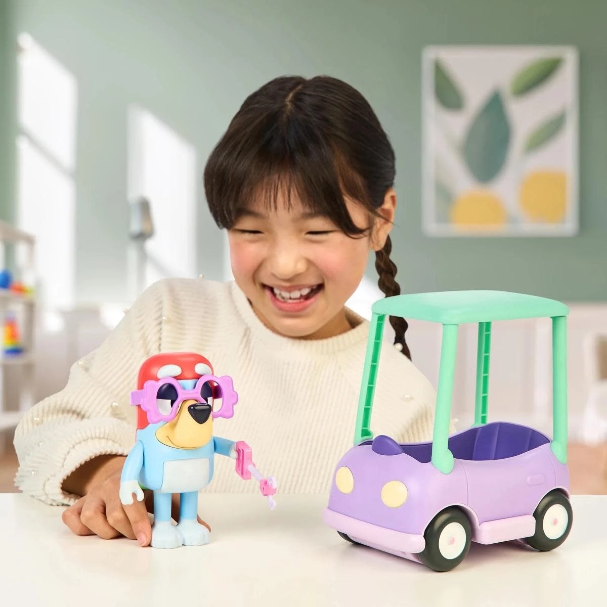 7 Bluey: Chat Mates Figure & Vehicle - Grannies Car with Janet, 7 of 10