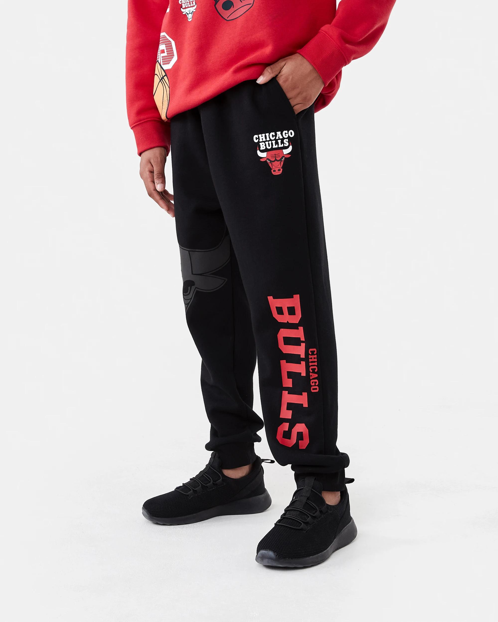 2 Official NBA Youth Trackpants BLACK BULLS TRACK, 2 of 6