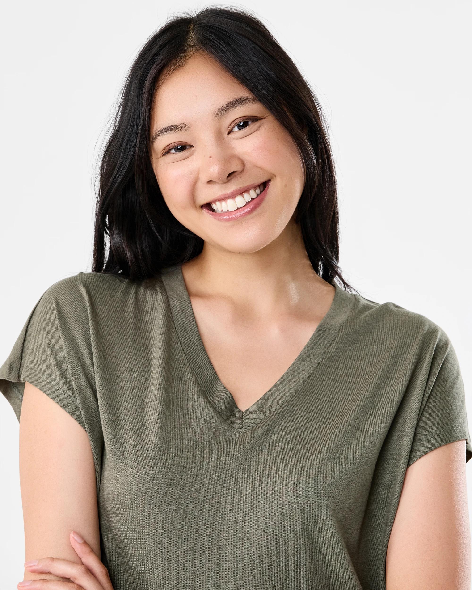 4 Short Extended Sleeve V-Neck T-shirt Deep Olive, 4 of 6