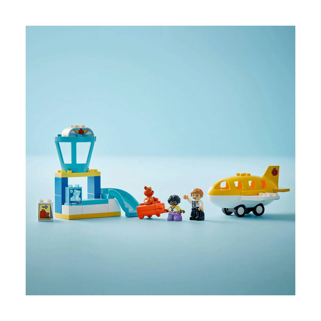 9 LEGO DUPLO Town First Time at the Airport 10443, 9 of 10