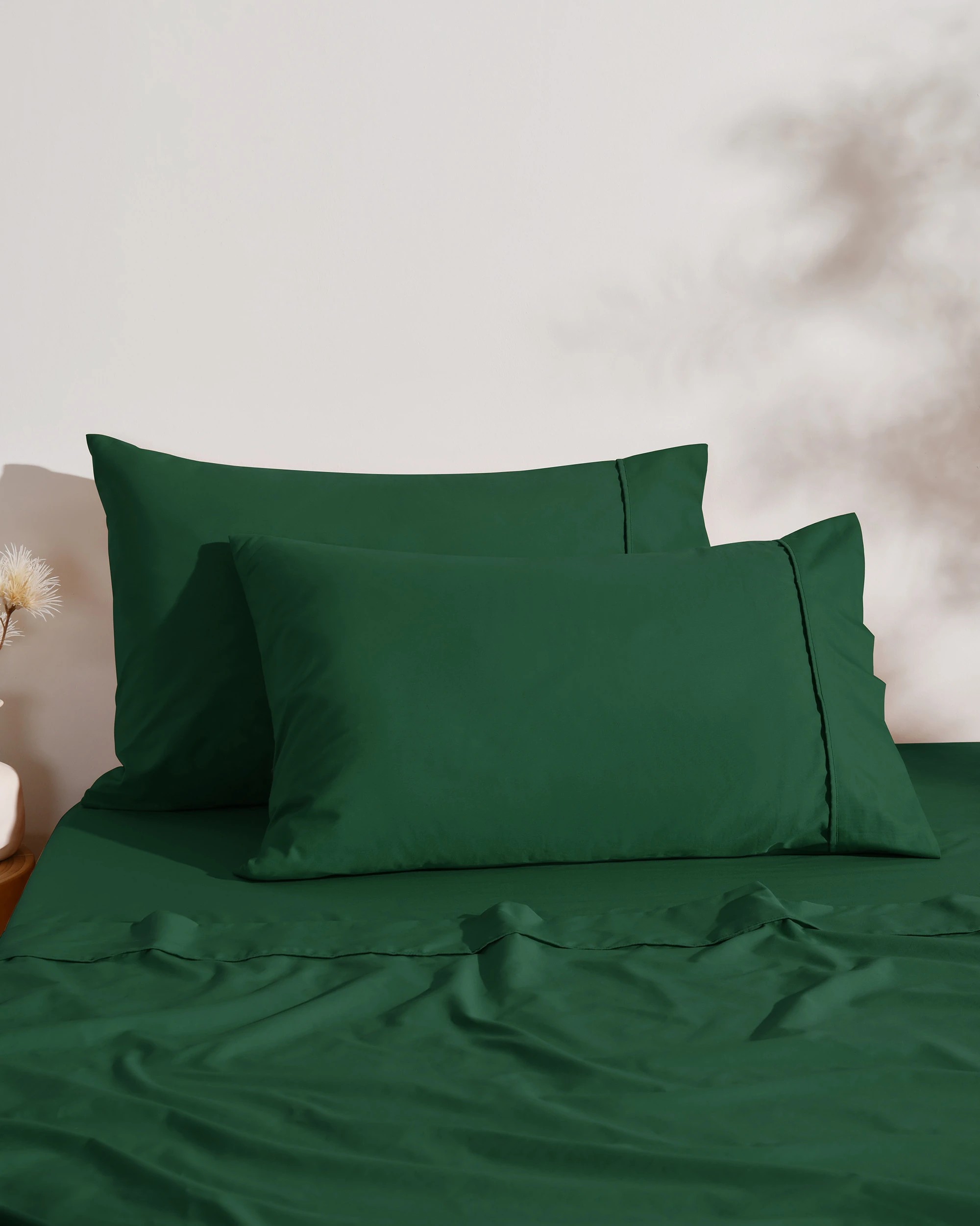 3 Dreamaker 250TC Cotton & Recycled Polyester Blend Sheet Set - King Bed - Hunter Green, 3 of 7