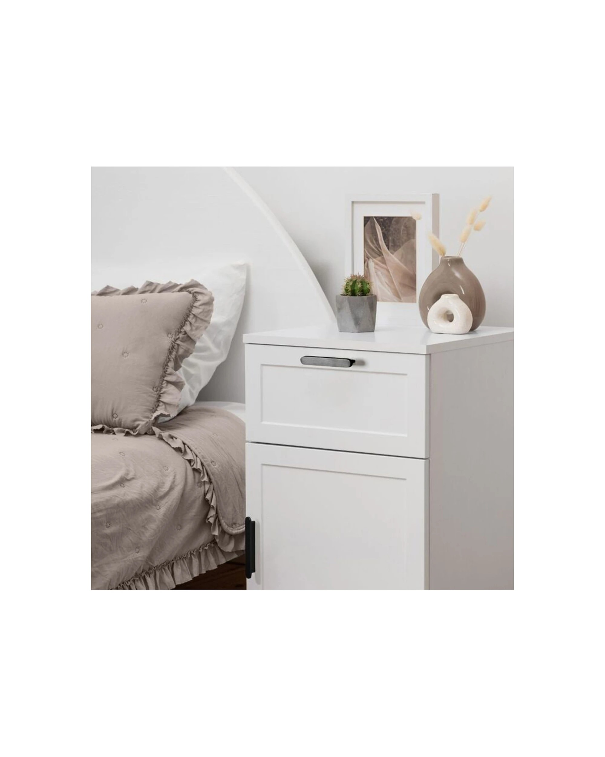 4 European Cabinetry Porto Bedside Table Hamptons Oval Handle - White, 4 of 4