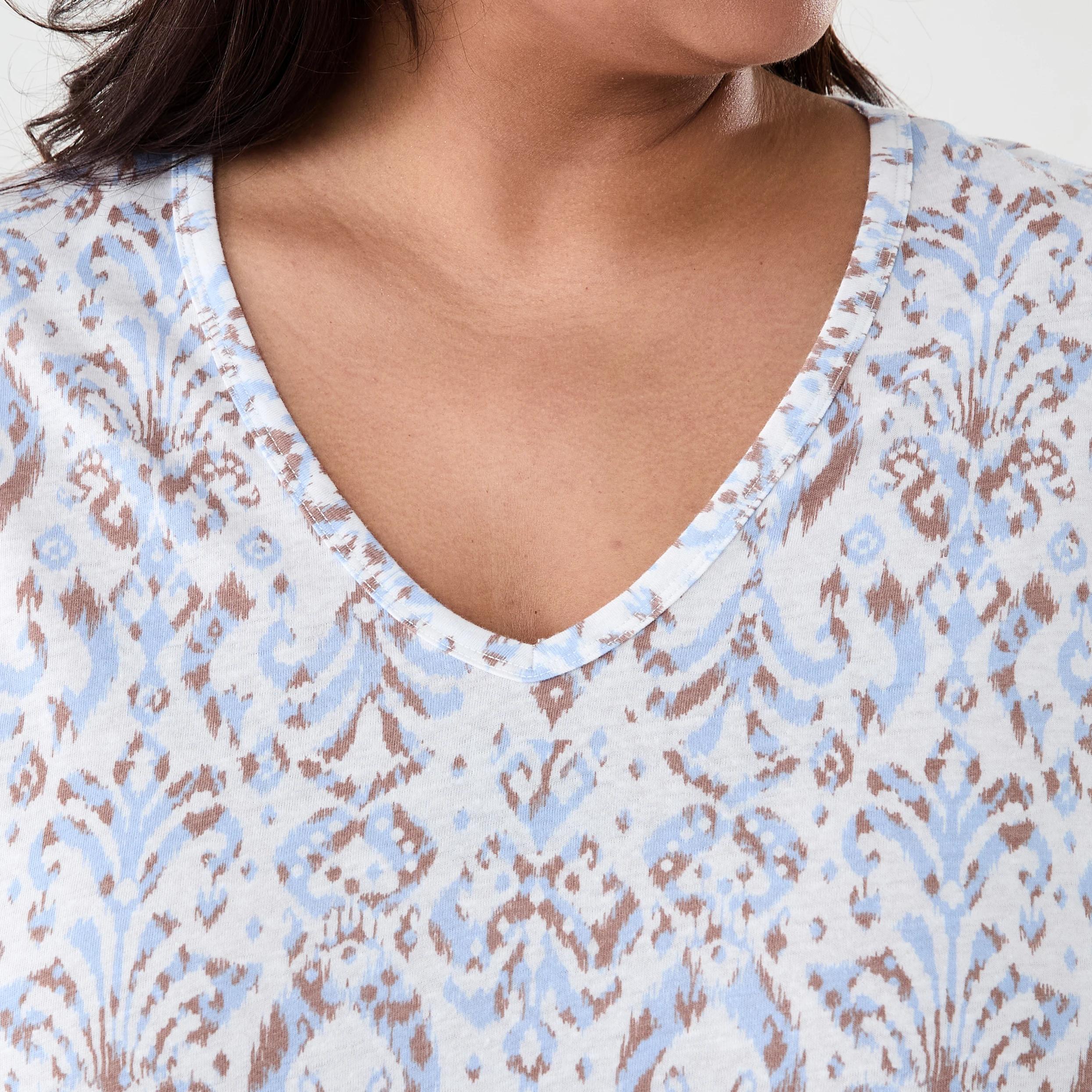 5 Curve Short Sleeve Print V-neck T-shirt Ikat, 5 of 6