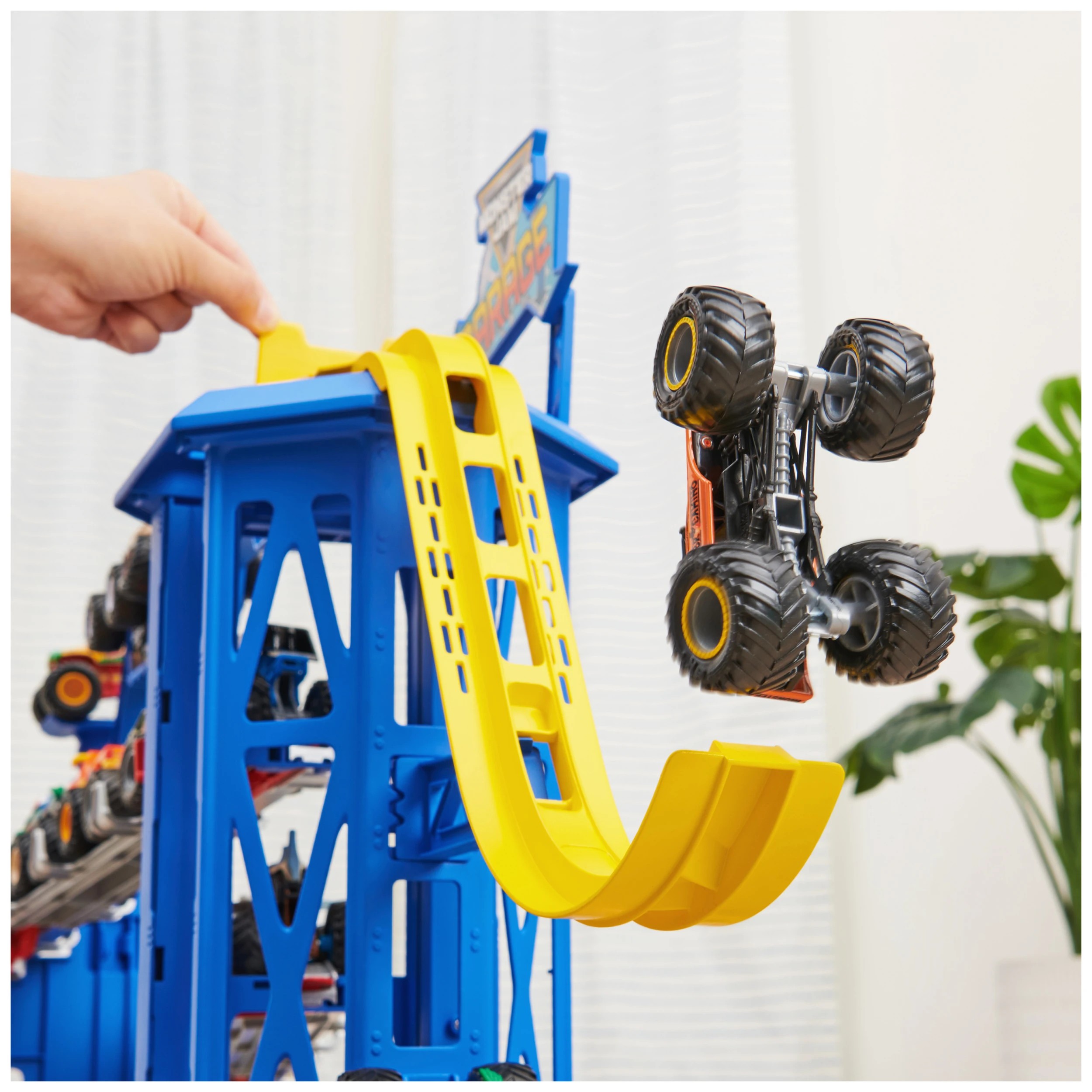 5 Monster Jam 1:64 Garage Playset - Multi, 5 of 9