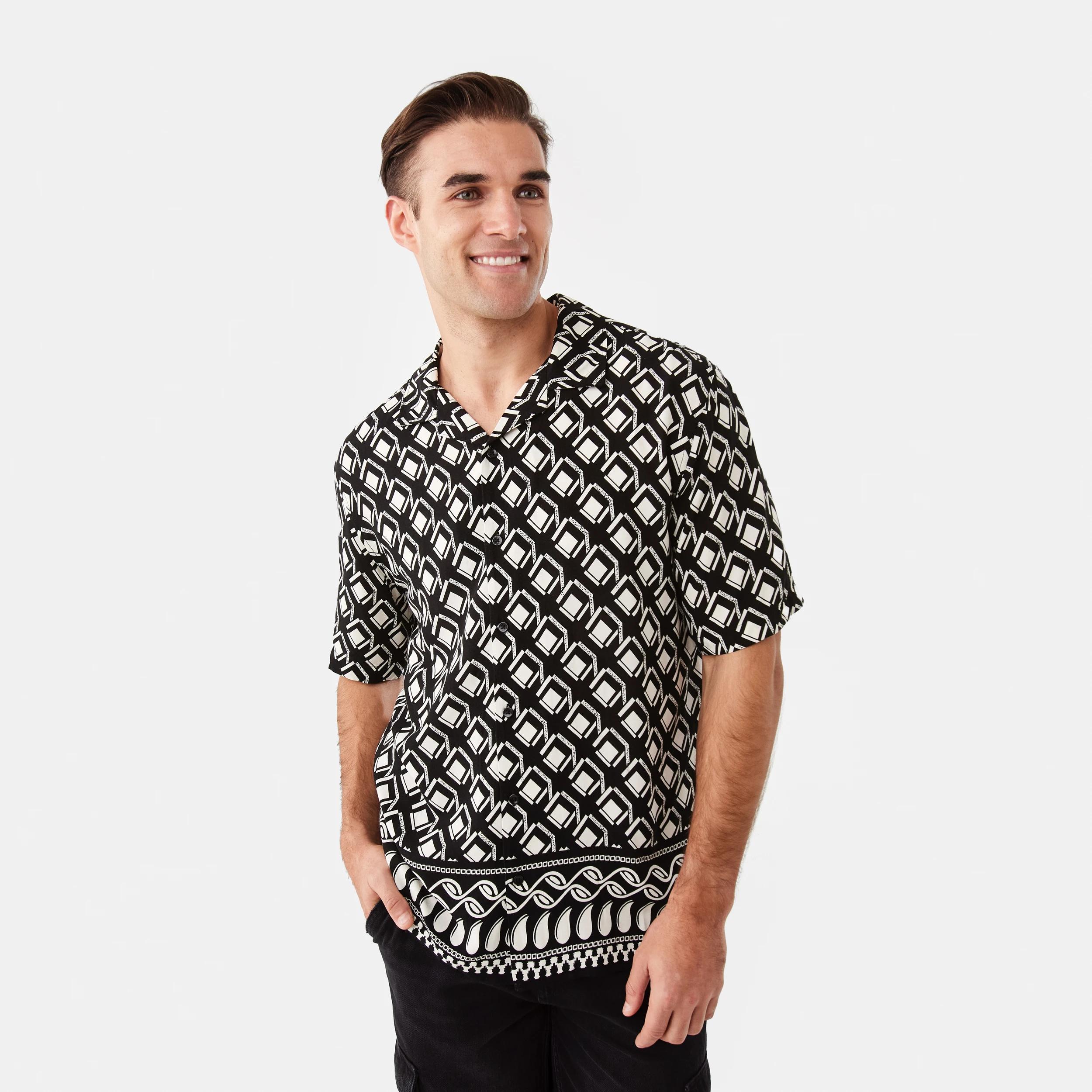 1 Short Sleeve Resort Print Shirt Hexag Geo, 1 of 10