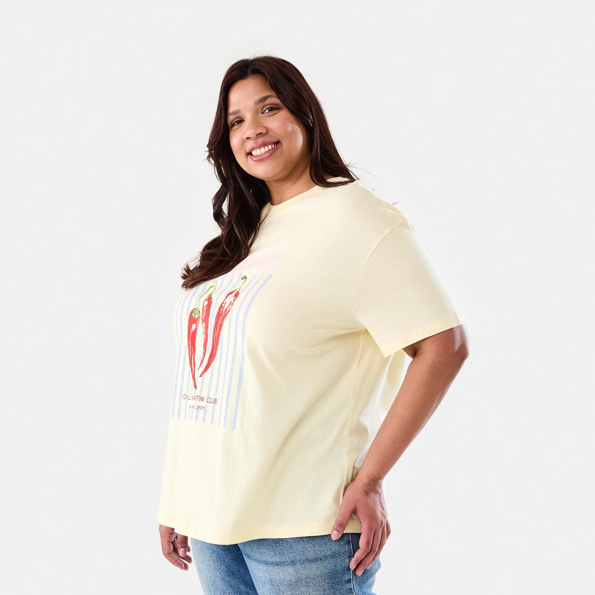 2 Curve Short Sleeve Boyfriend T-shirt Chilli, 2 of 6