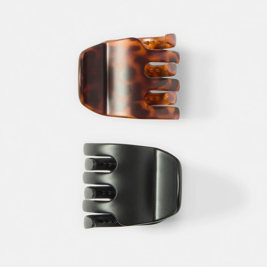 1 OXX Haircare 2 Pack Black and Brown Half Claw Hair Clips, 1 of 3