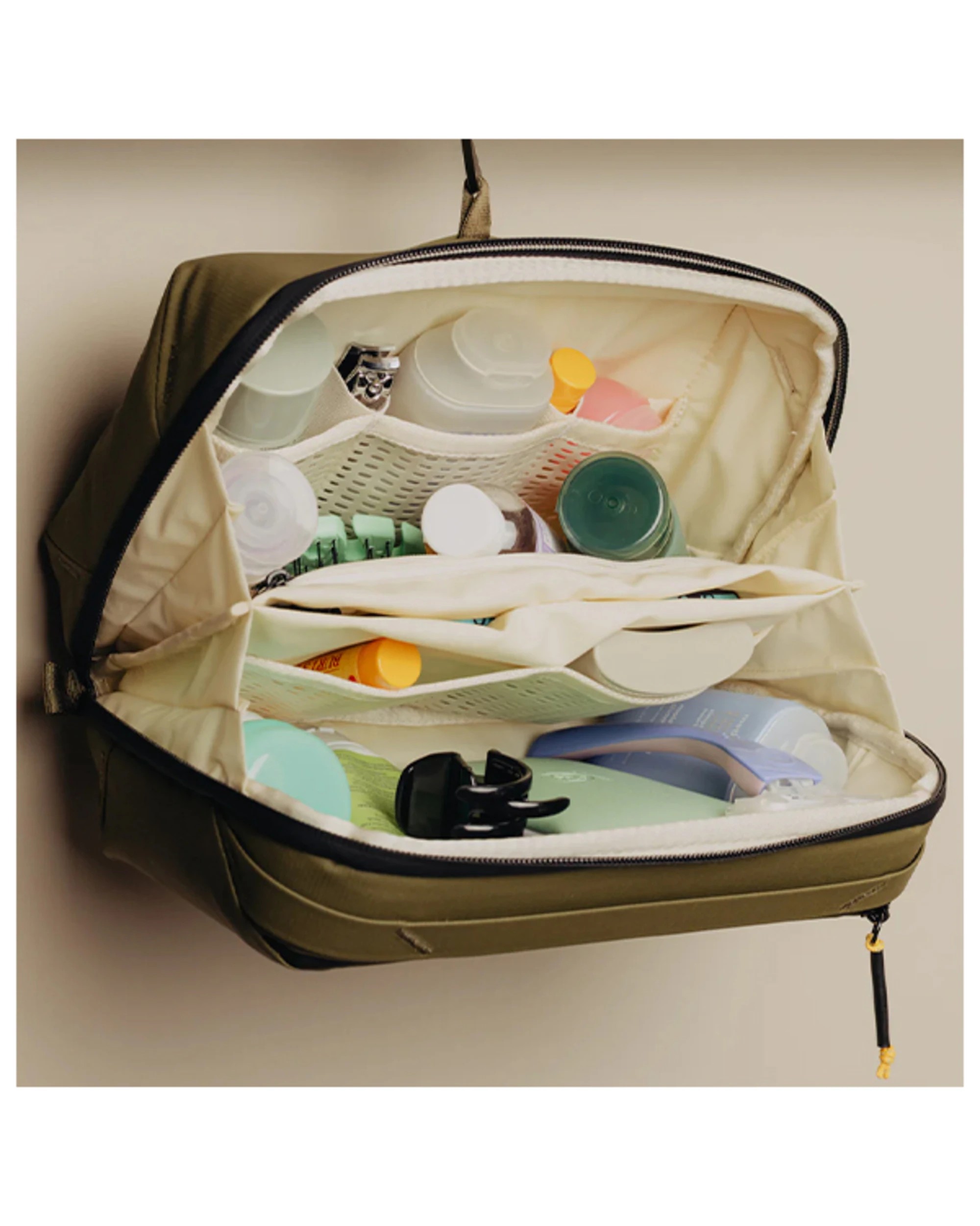 1 Peak Design Wash Pouch 2.5L - Sage, 1 of 4