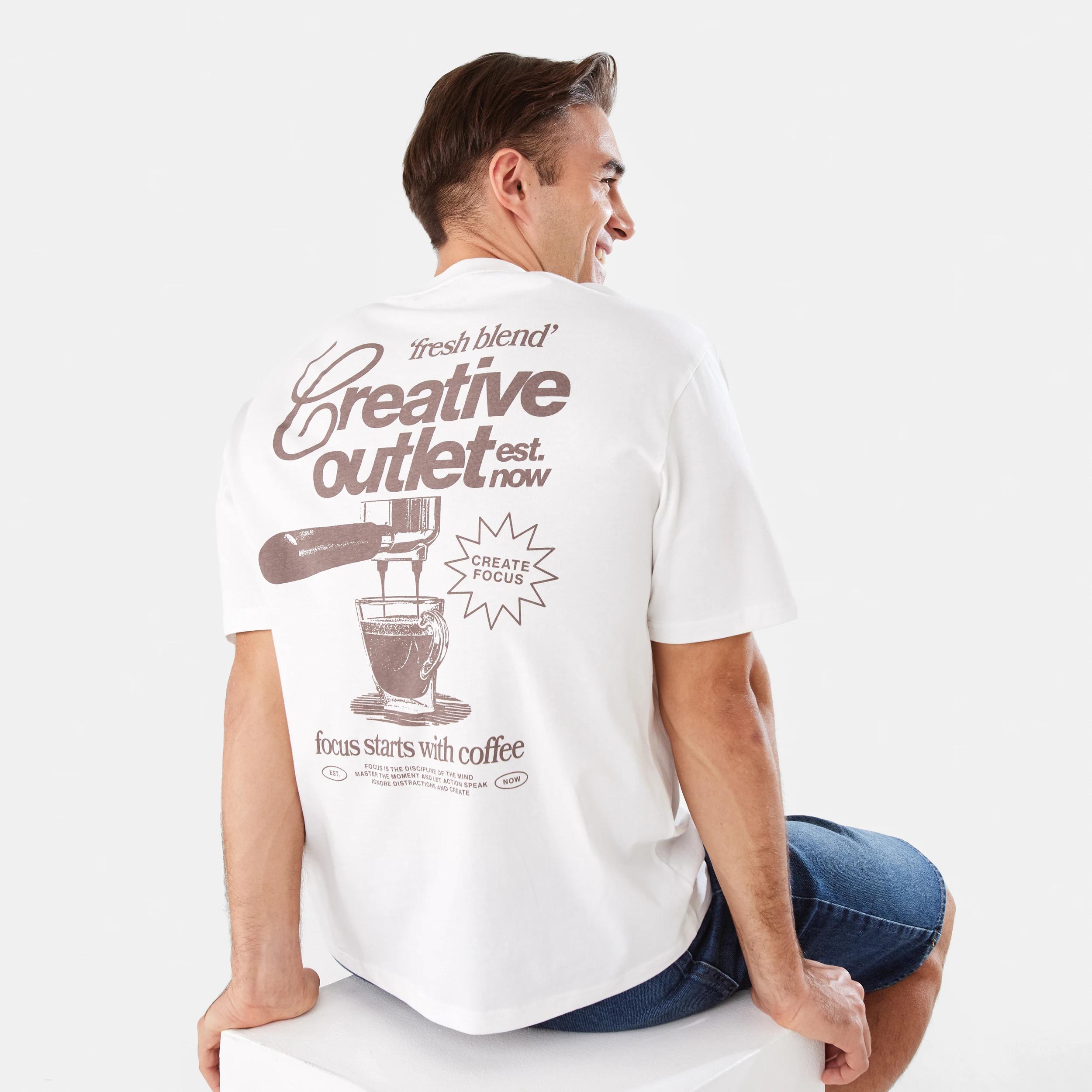 9 Oversized Graphic T-shirt Coffee, 9 of 10