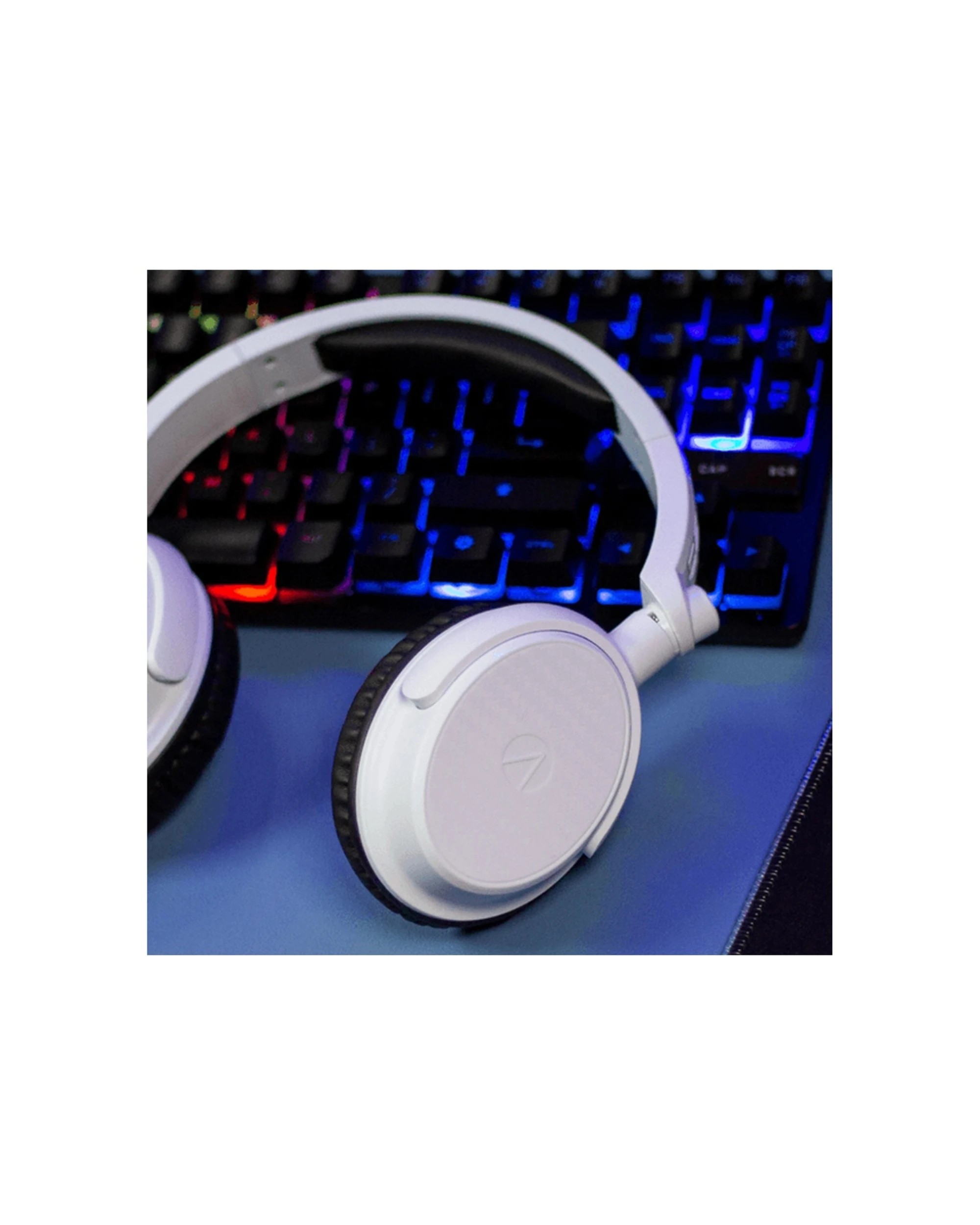 4 4Gamers Multiplatform Wired Over Ear Gaming Headset With Microphone 3.5mm - White, 4 of 5