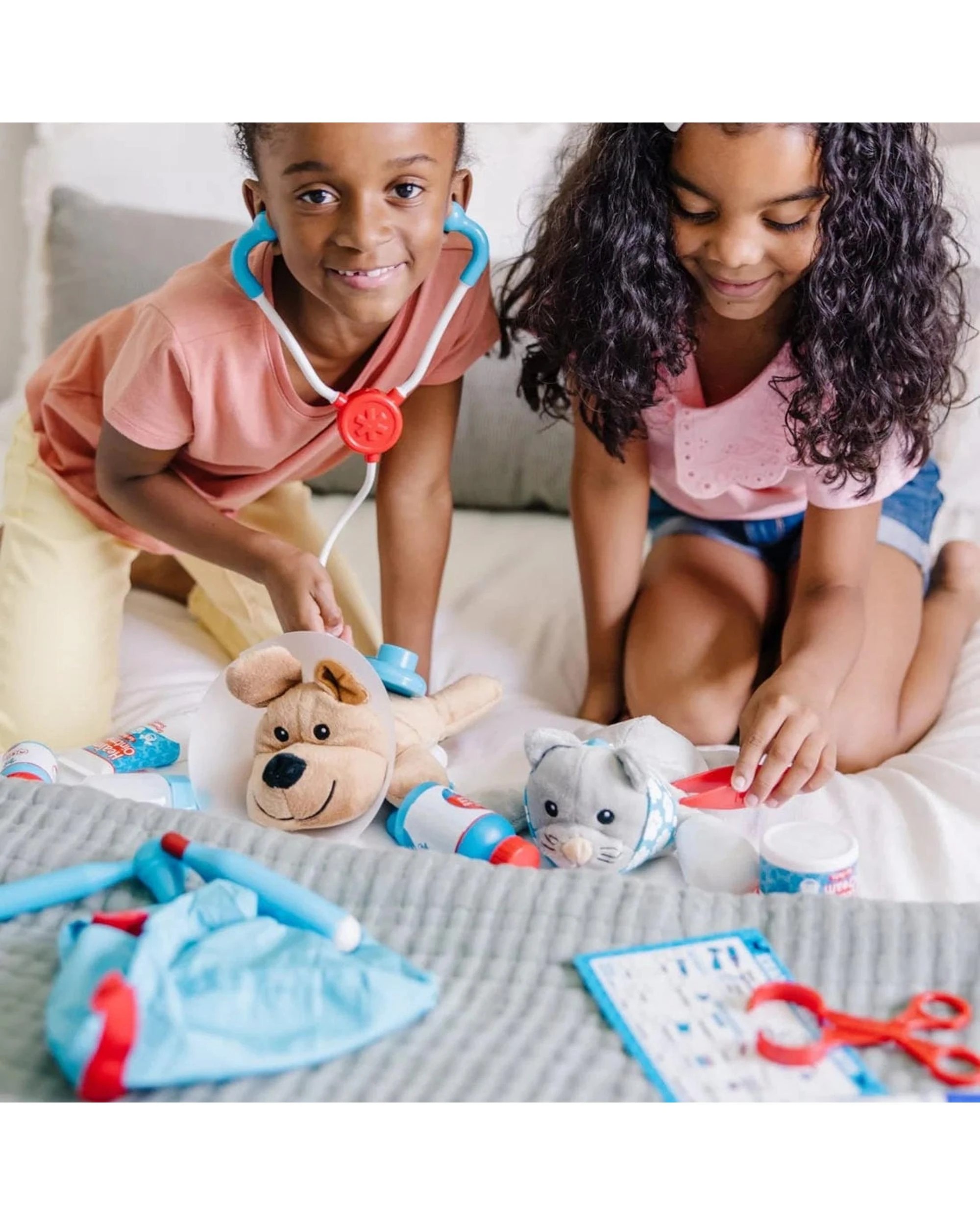 5 Melissa and Doug Examine and Treat Pet Vet Play Set, 5 of 6