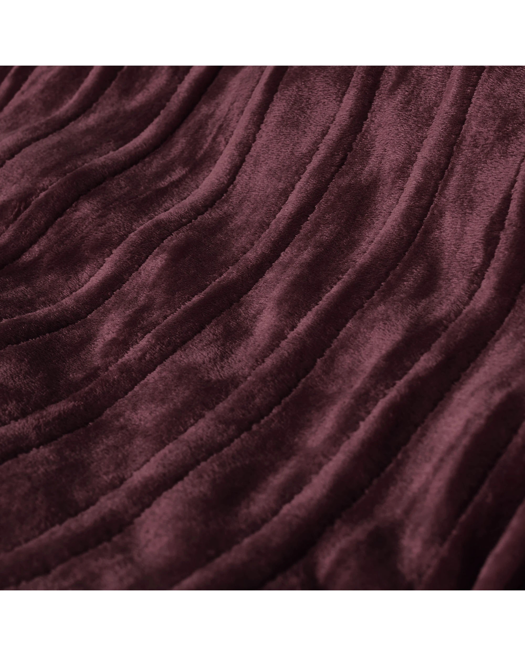 5 Dreamaker Cirra Chunky Embossed Fleece Heated Throw 180x200cm - Cherry, 5 of 10