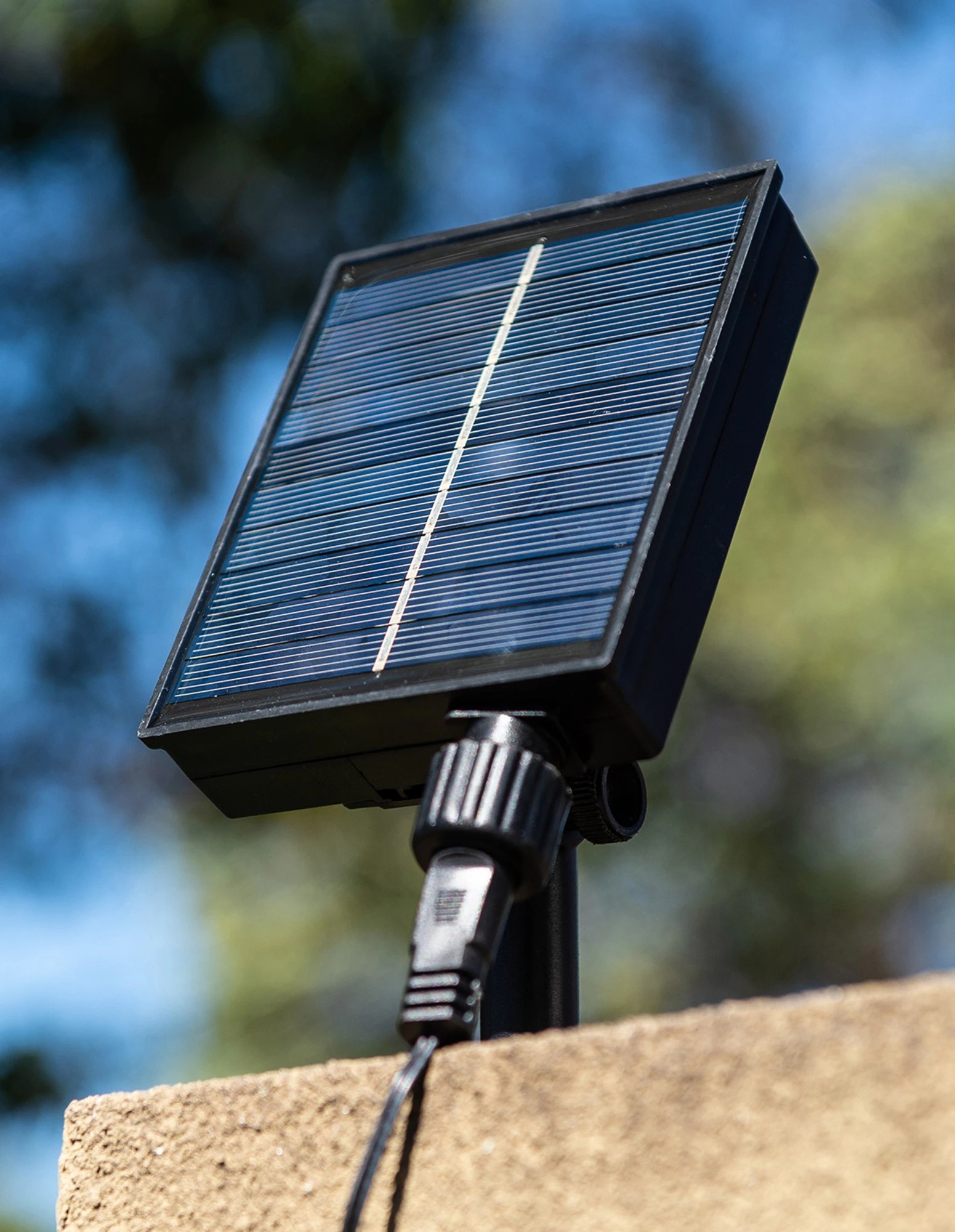 9 LumiFx 10 Bulb Solar Outdoor Festoon Lights - White, 9 of 10