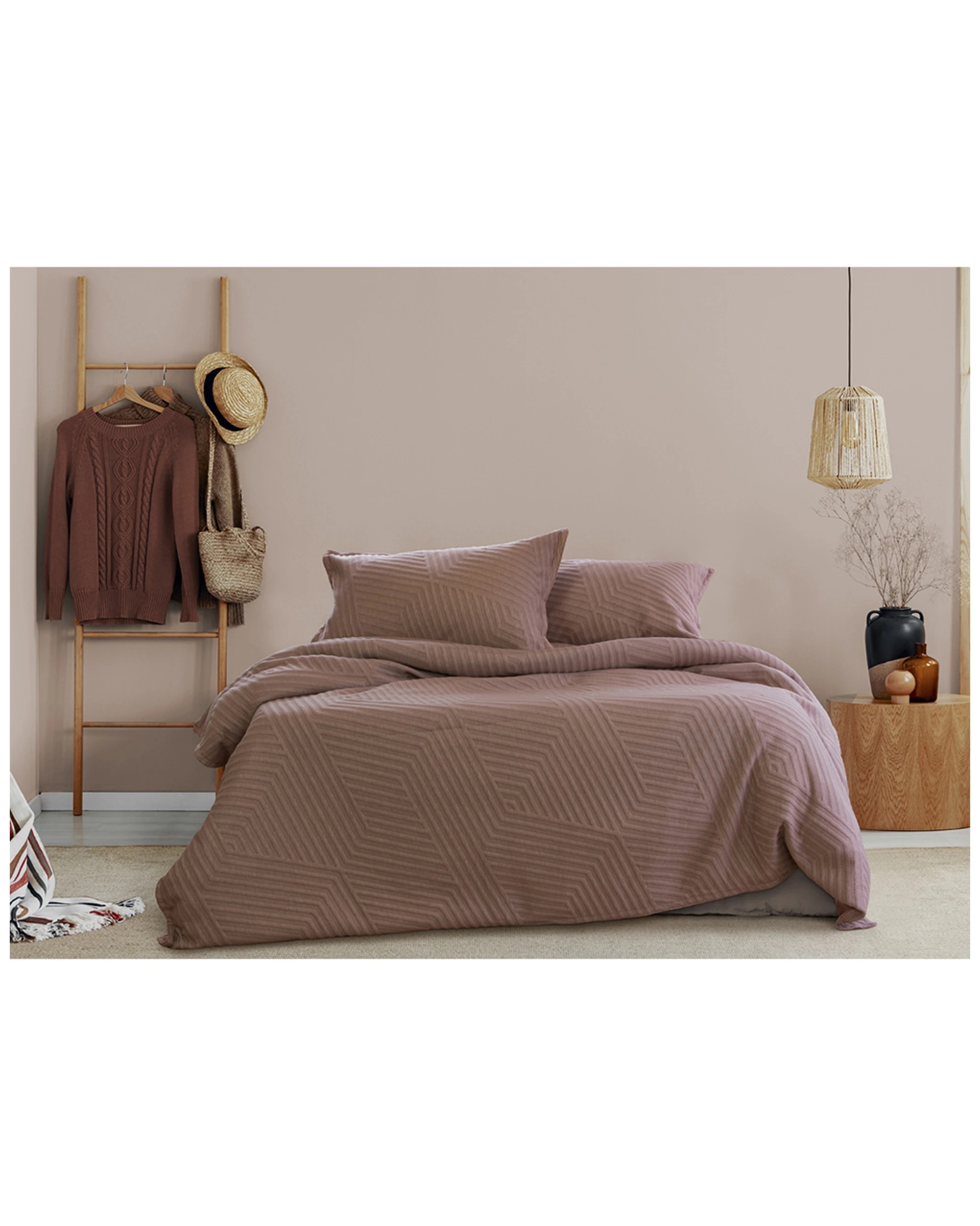 1 ARDOR Alton Quilt Cover Set Queen Polyester Geometric Pillowcases Reversible
 - Queen Bed, 1 of 4