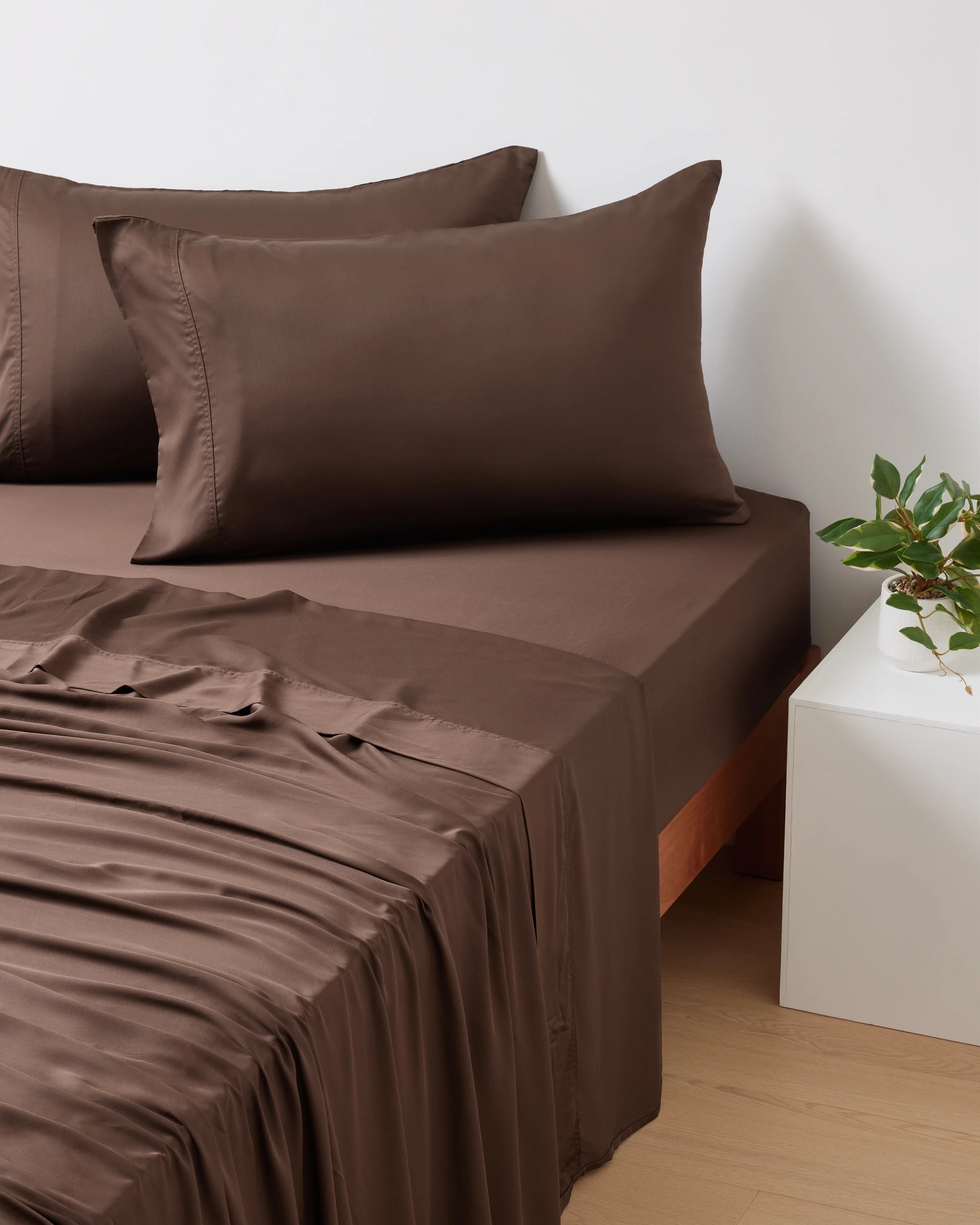 1 375 Thread Count Bamboo Sheet Set - King Bed, Chocolate, 1 of 9