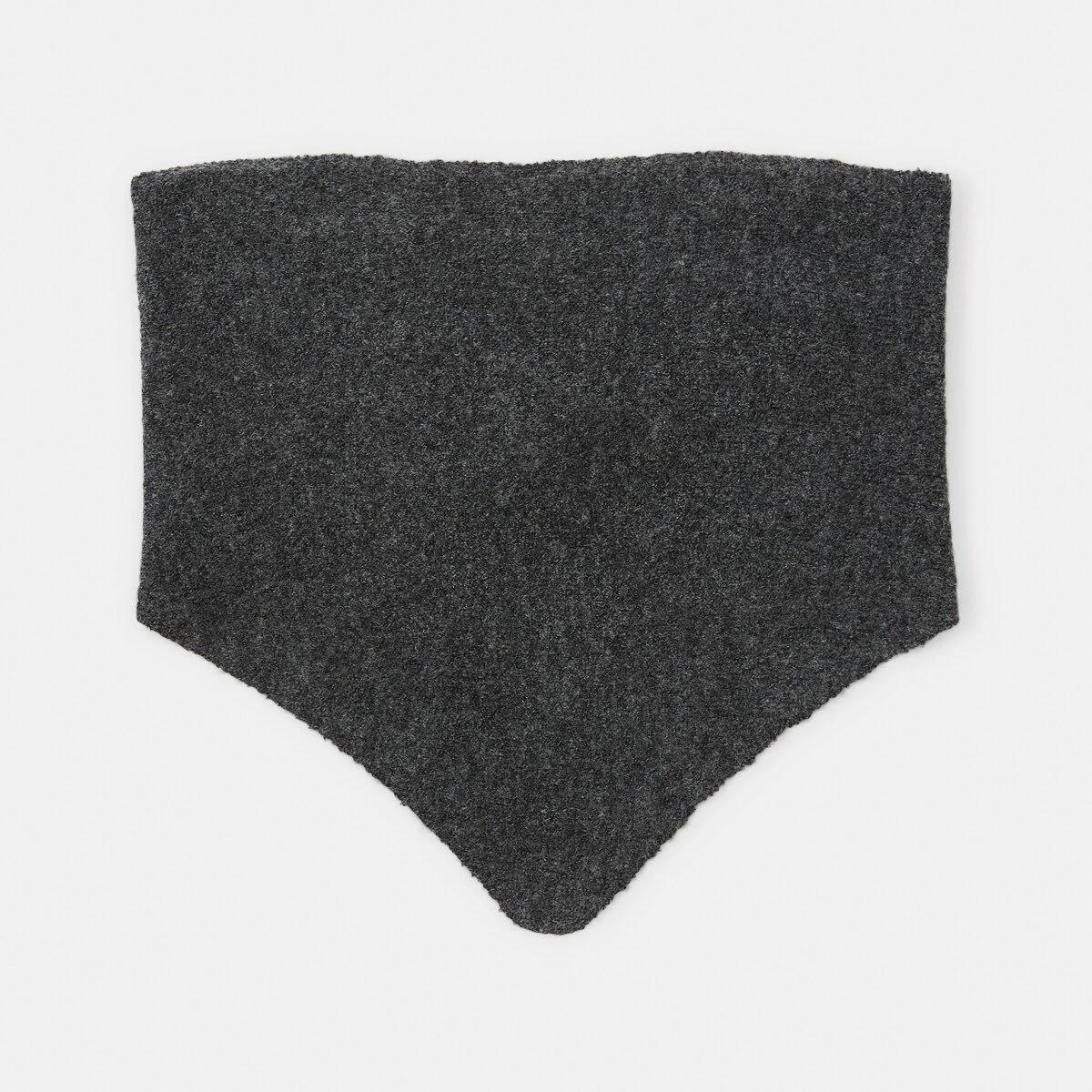 1 Triangle Scarf Gry Chmrle, 1 of 7
