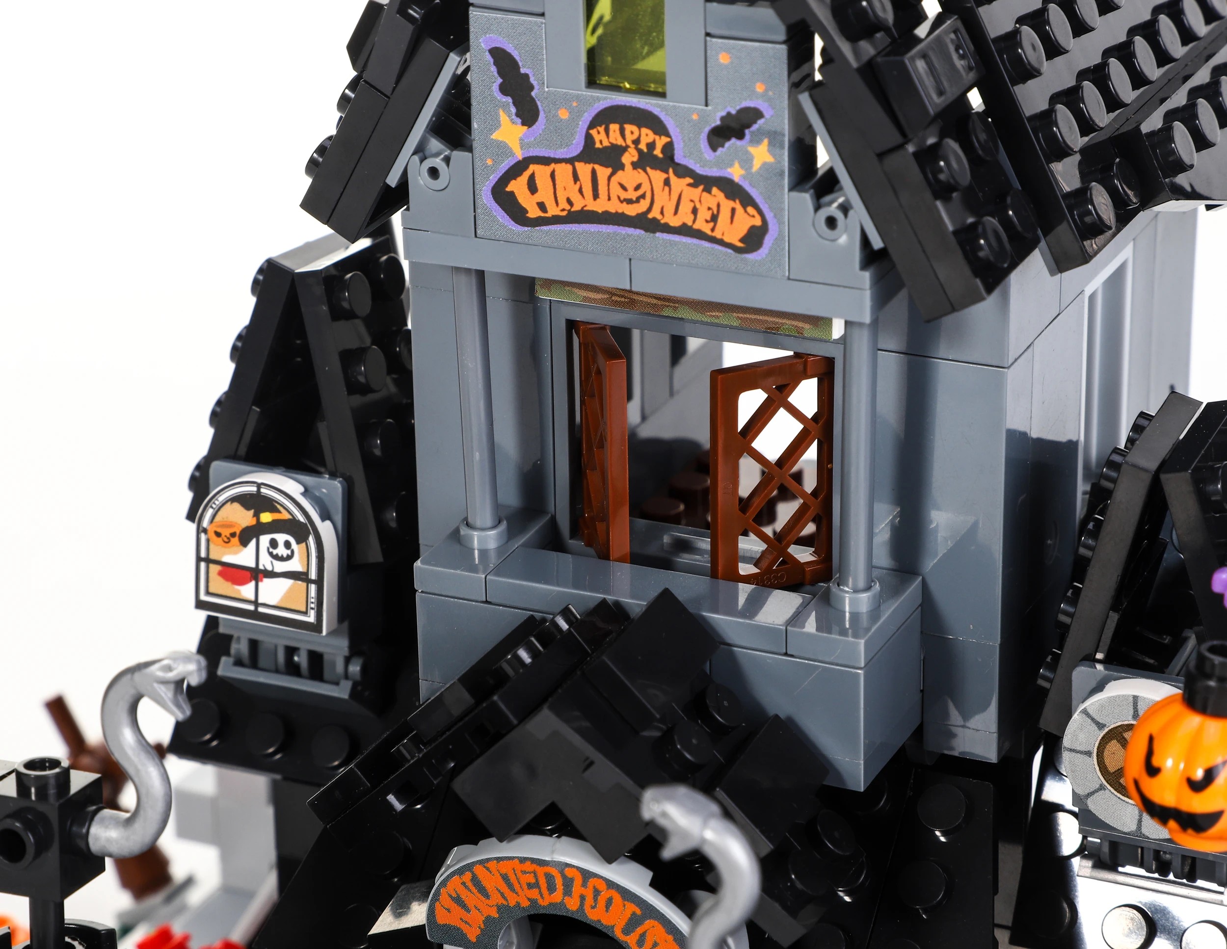 9 454 Pieces Mini Blocks: Haunted Mansion, 9 of 10