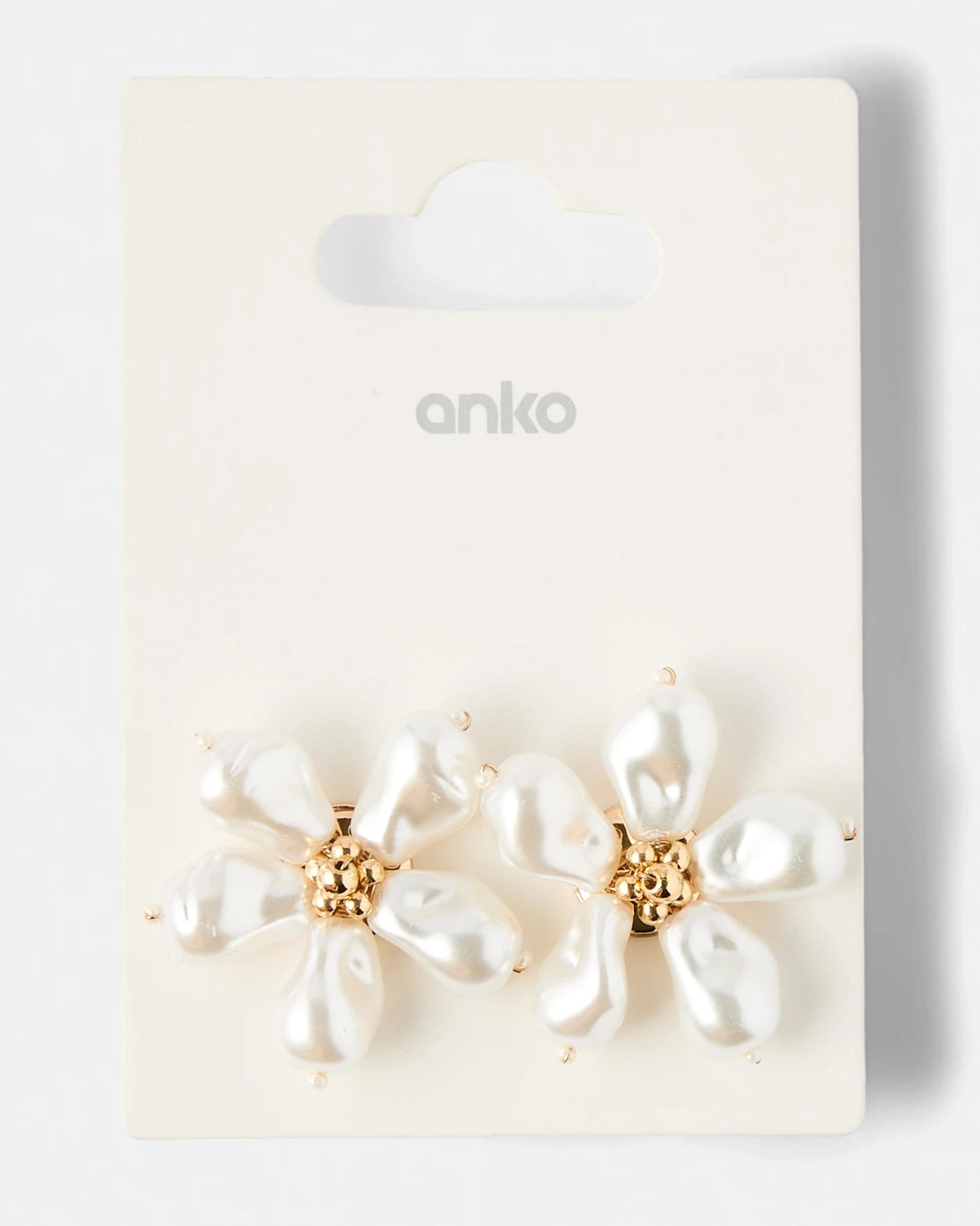 5 Faux Pearl Flower Stud Earrings - Gold Tone Gold, 5 of 5