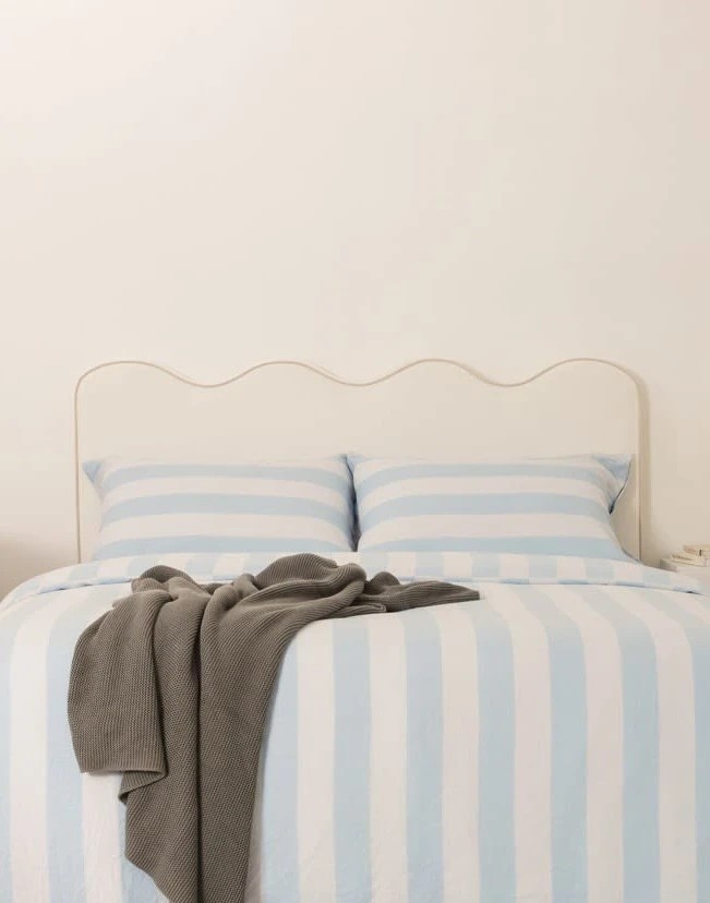 1 Queen Bed Wavy Bedhead, 1 of 8