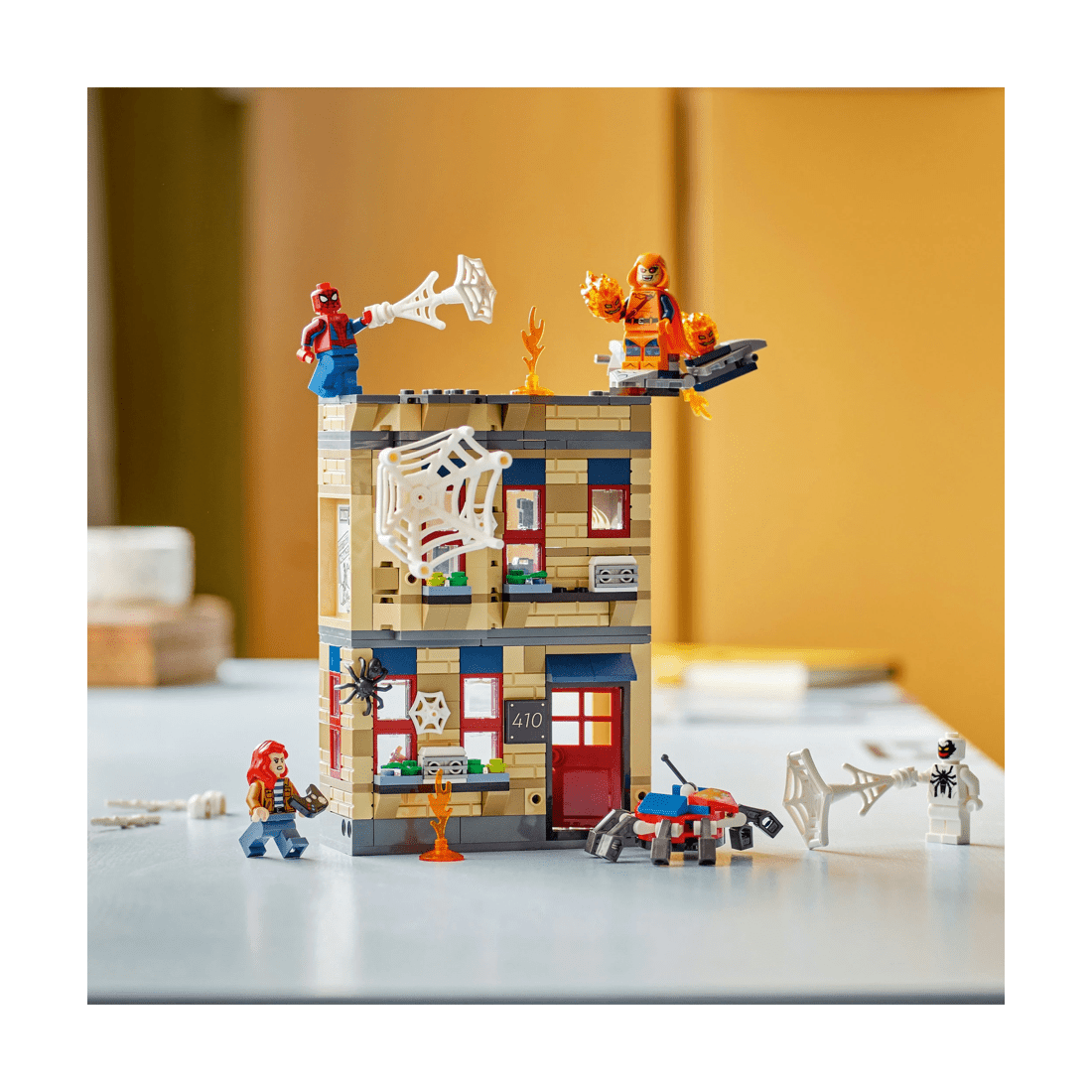 9 LEGO Marvel Super Heroes Peter Parker’s Apartment 76317, 9 of 10