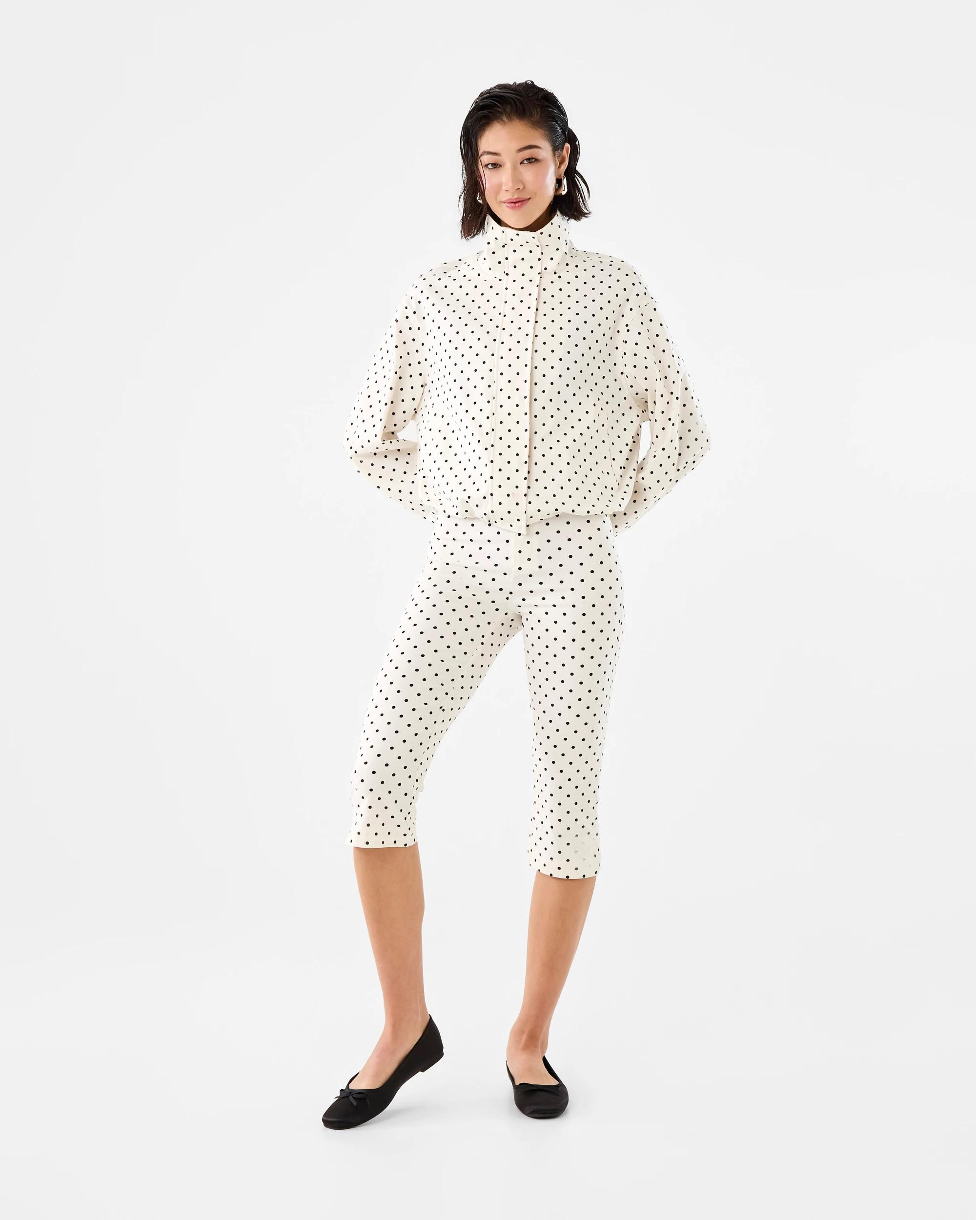 1 Bengaline Capri White Dot, 1 of 9