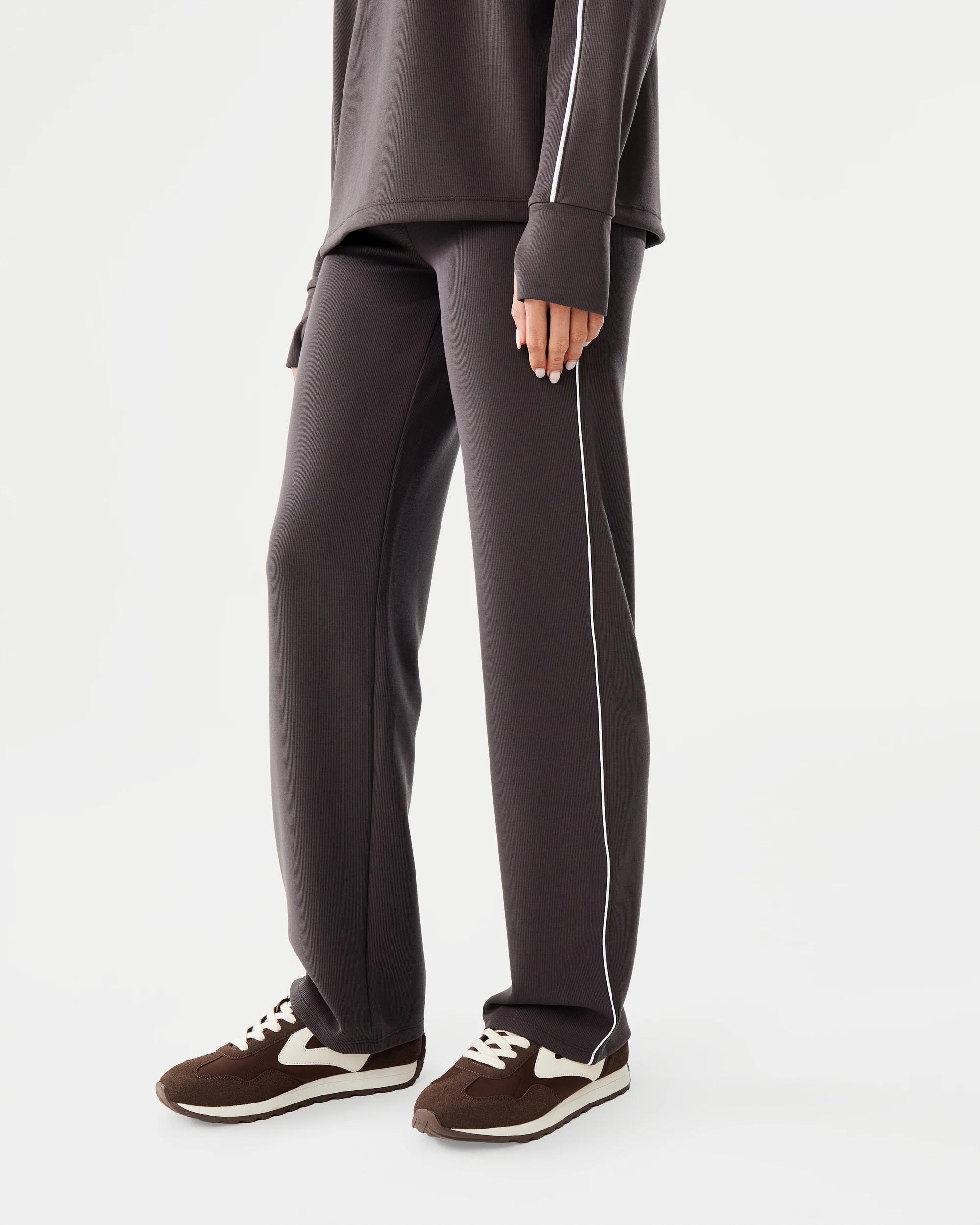1 Active Womens Scuba Rib Trackpants Espresso, 1 of 7