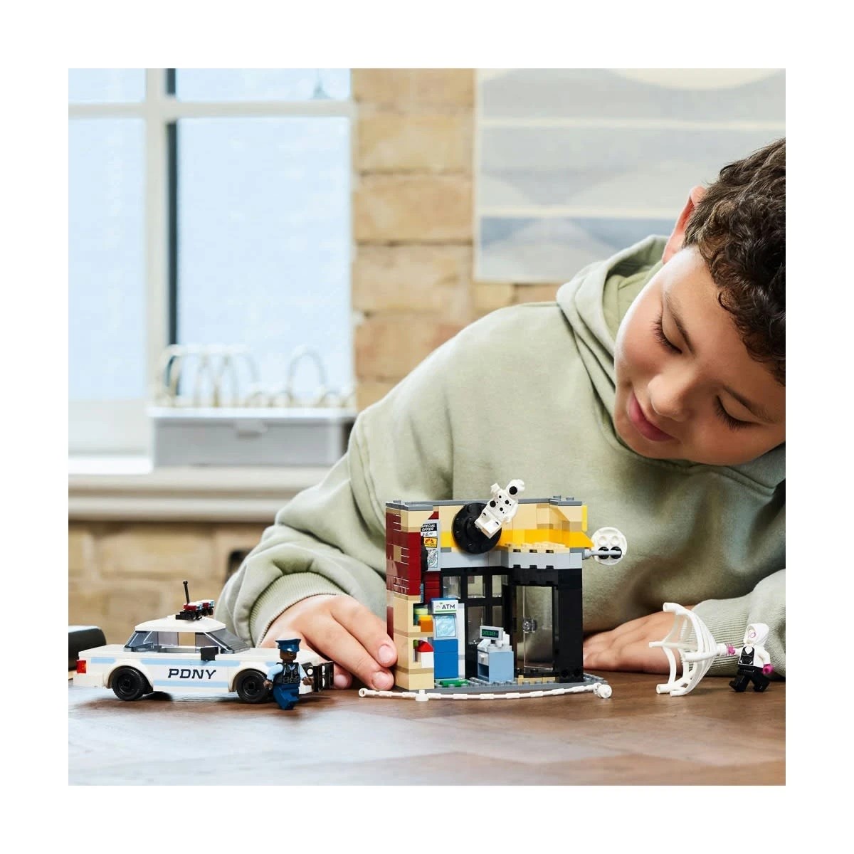 8 LEGO Super Heroes Spider-Verse: Miles Morales vs The Spot 76311, 8 of 10