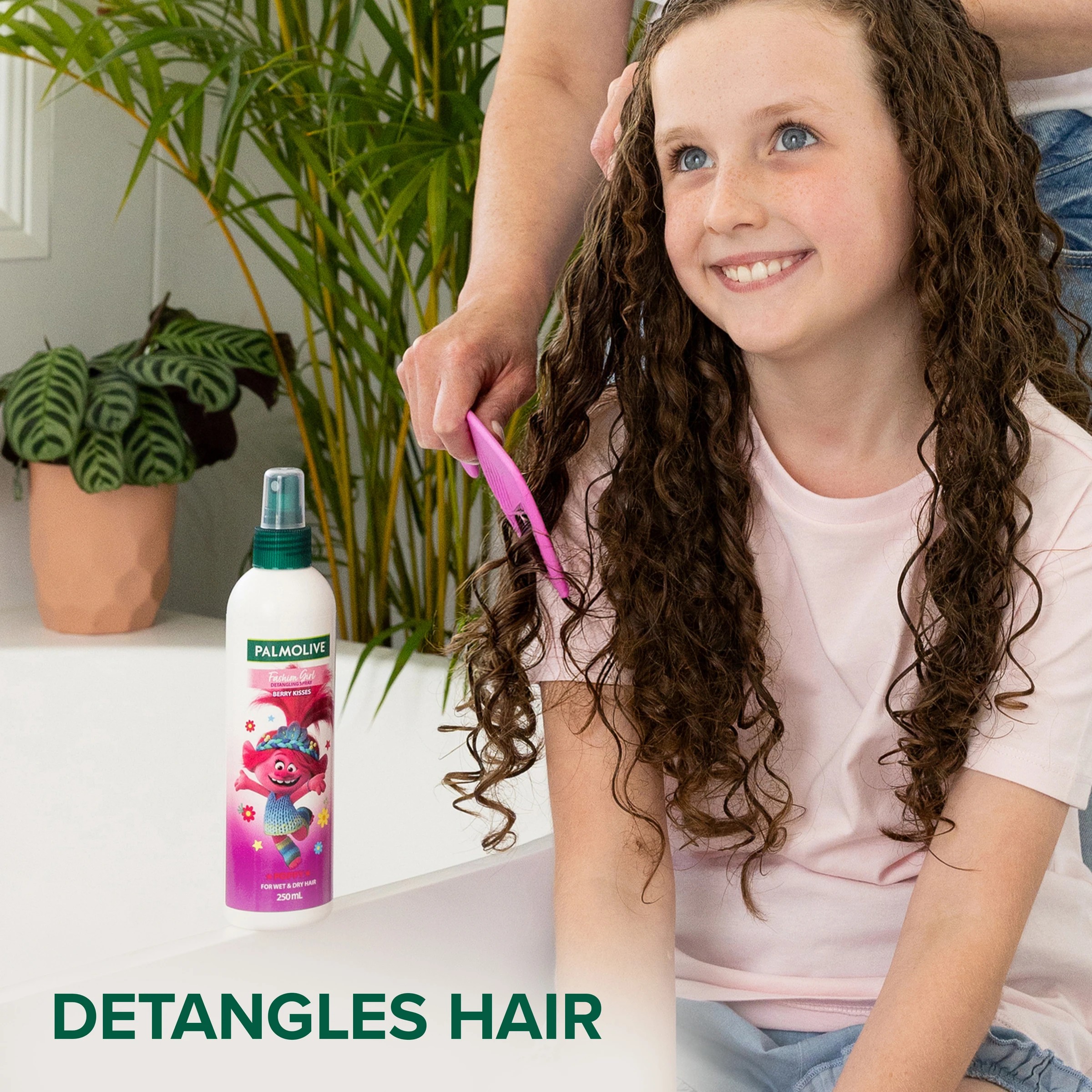 6 Palmolive Fashion Girl Detangling Spray 250ml - Berry Kisses, 6 of 10