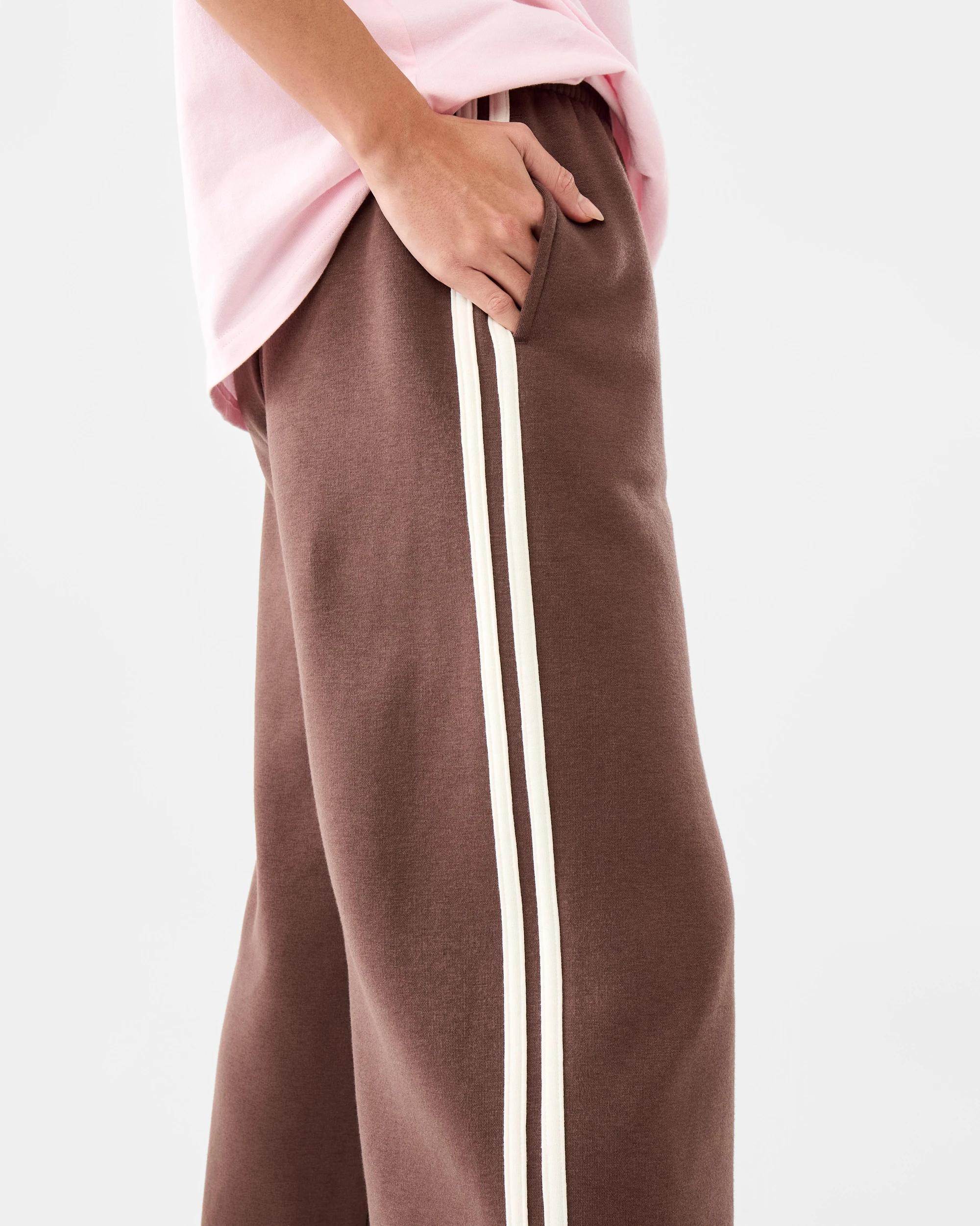 6 Everlast Womens Sports Stripe Trackpants Choc, 6 of 7