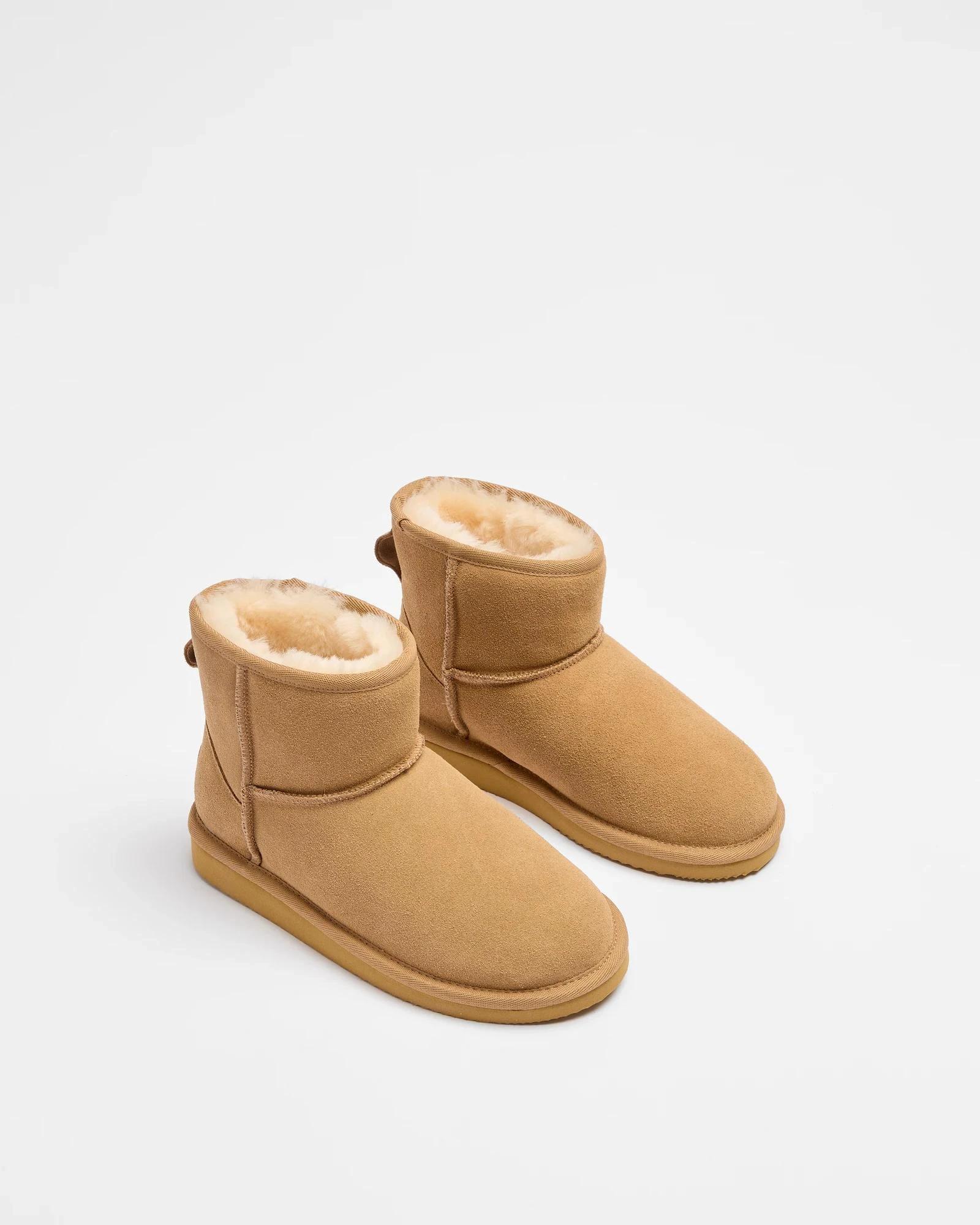 2 Australian Design Ugg Boots and Slippers Boys Sheepskin and Leather Slipper Boot CHESTNUT, 2 of 2