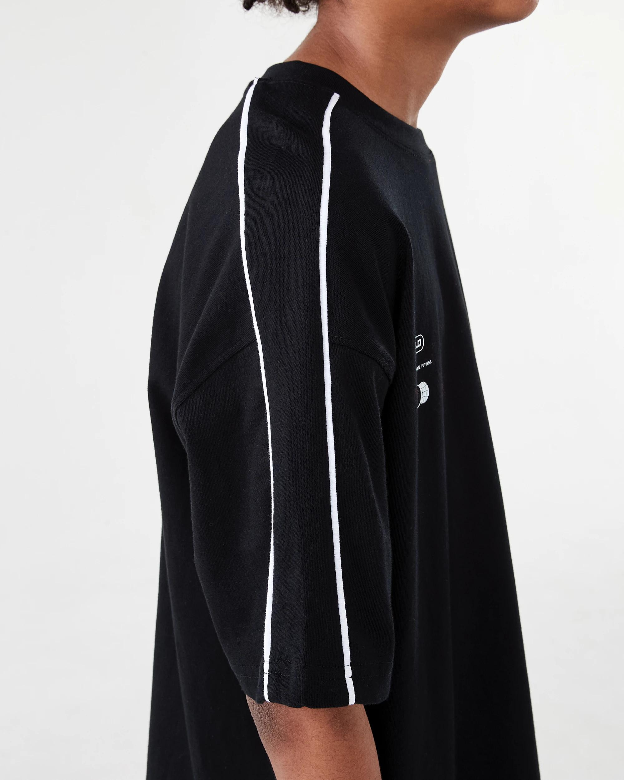 6 Short Sleeve Oversized Piped T-shirt Blk Varsit, 6 of 8