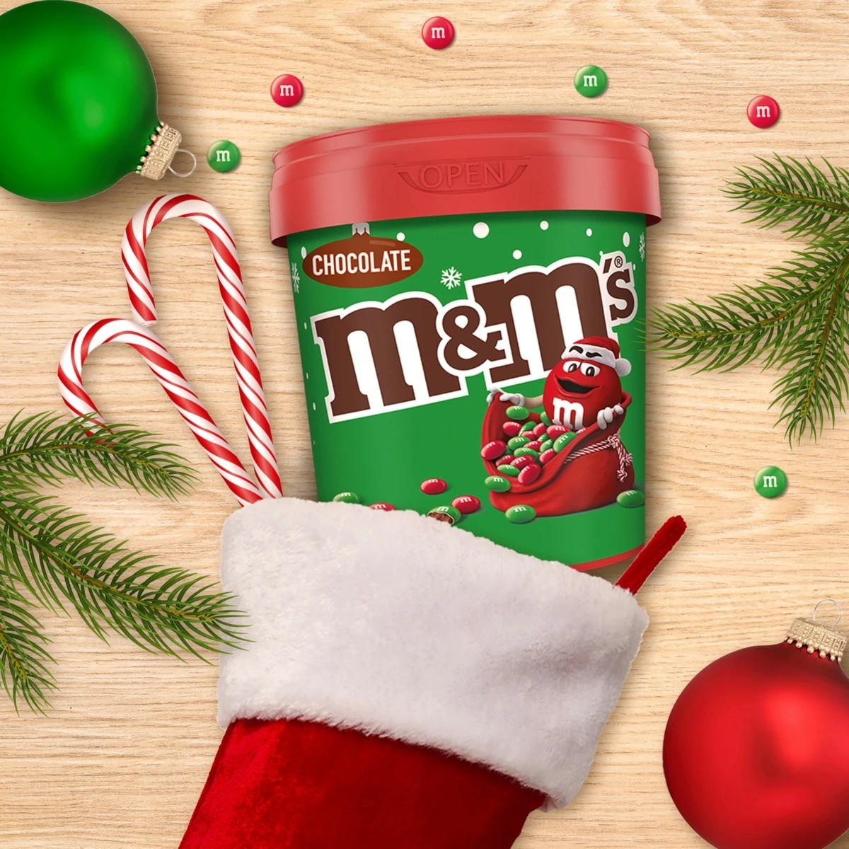 5 M&M's Red and Green Milk Chocolate Christmas Bucket 640g, 5 of 6