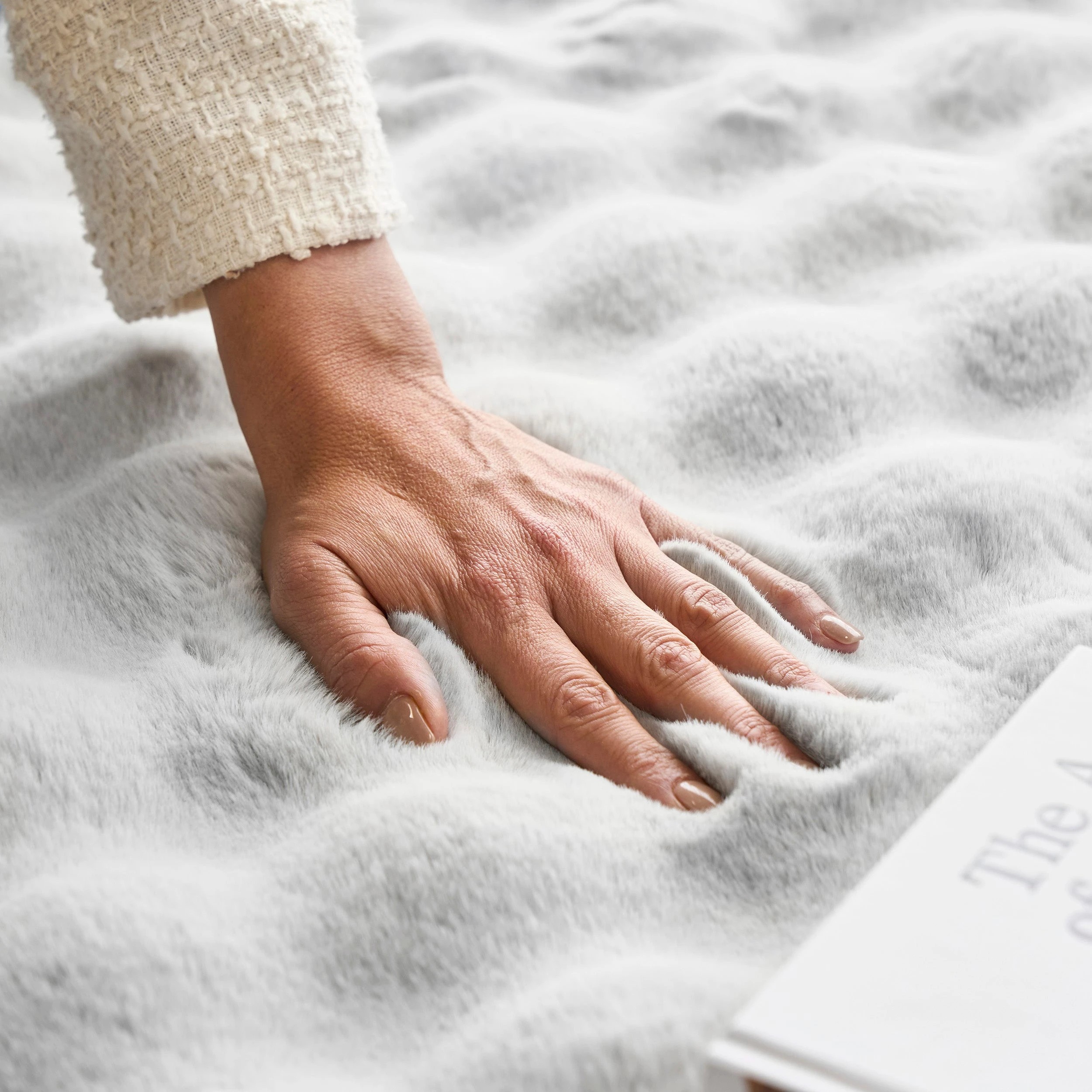 3 Common Ground Rugs PureForm 57 150x150cm - Silver, 3 of 8