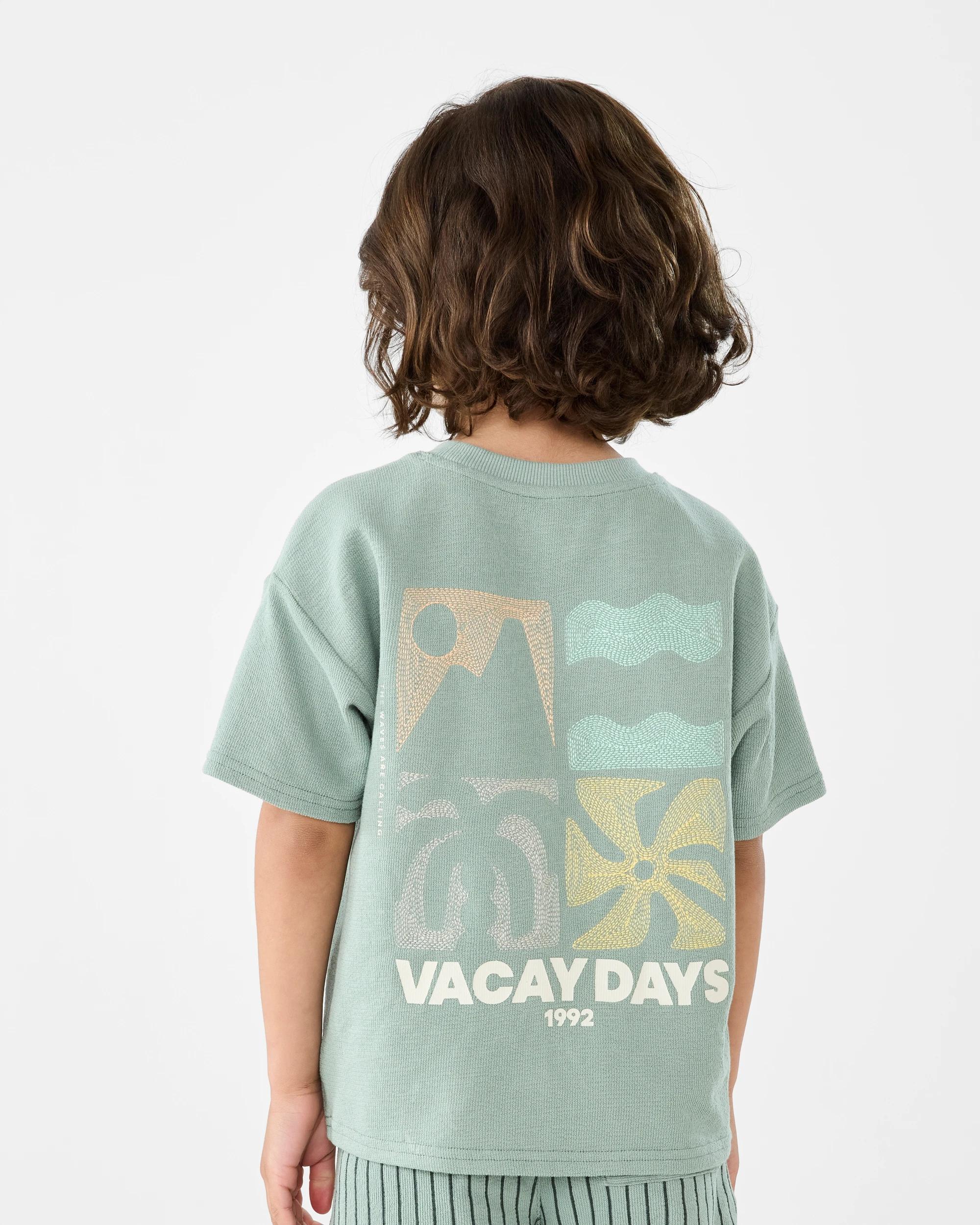 2 Textured Applique T-shirt Grn Vacay, 2 of 6