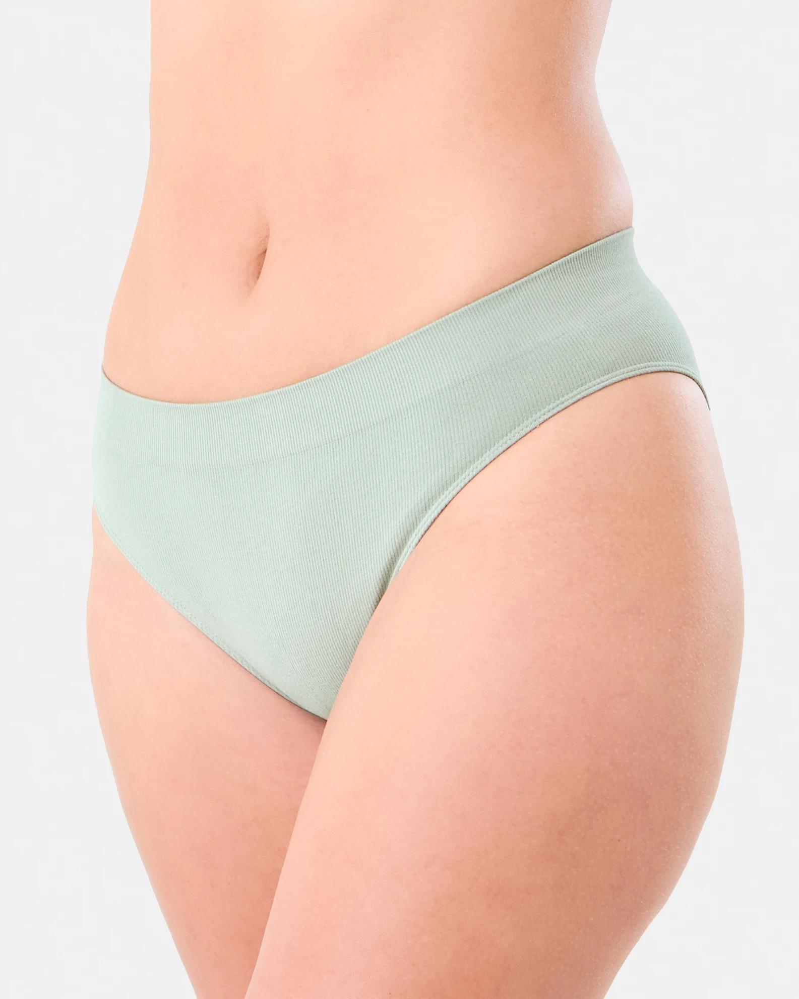 3 3 Pack Seamfree Bamboo Rib Bikini Briefs Som Bk Ig, 3 of 5