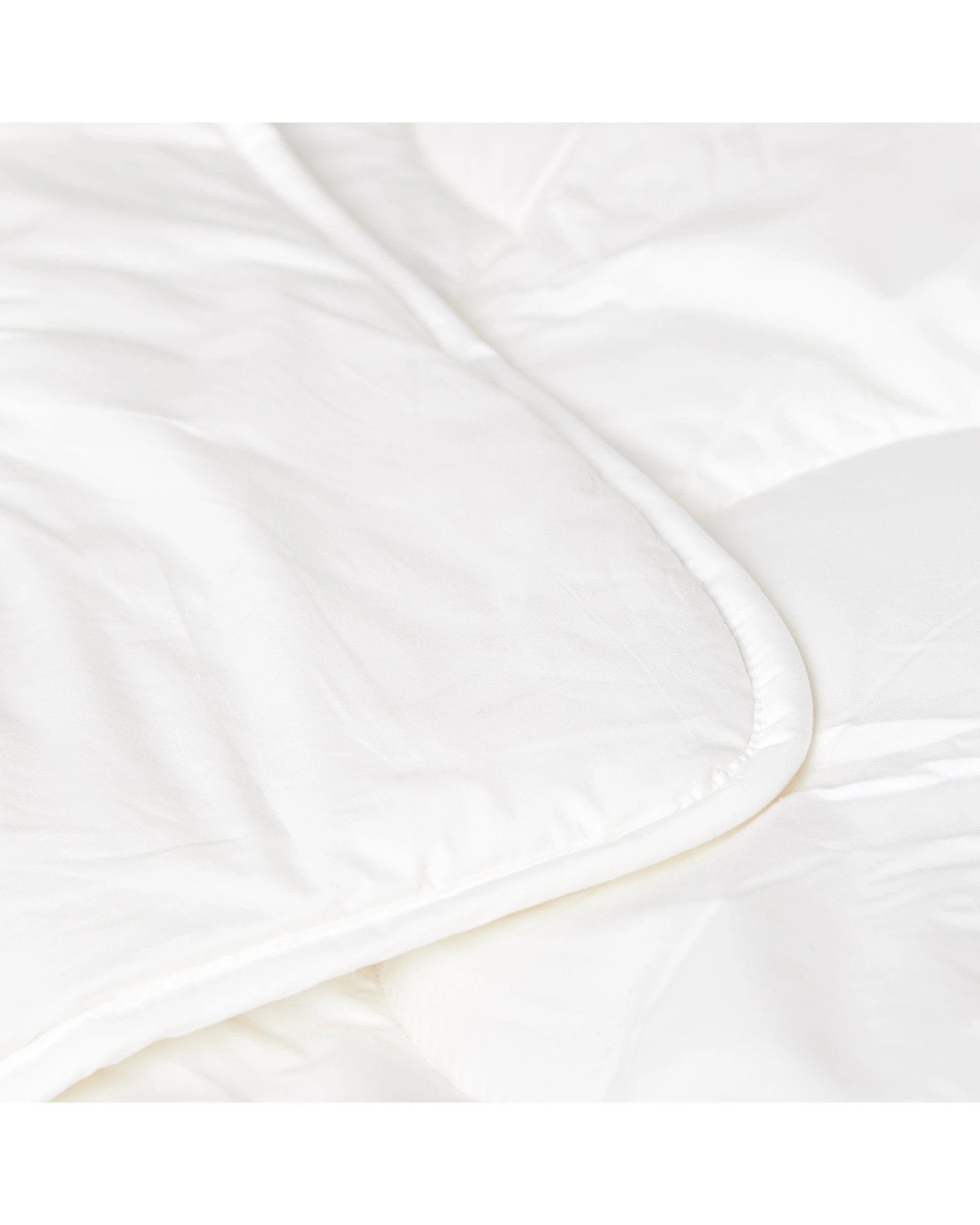 3 Golden Quilts Washable Wool Blend Quilt 350Gsm - King Bed - White, 3 of 3