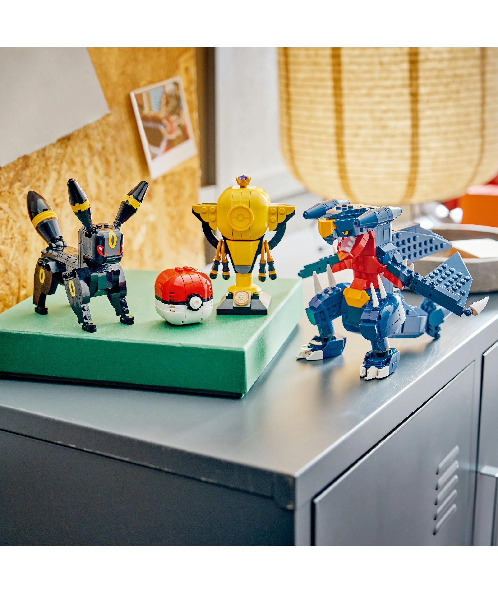 10 LEGO Pokemon SMART Play: Umbreon vs. Garchomp Championship Battle 72165, 10 of 11