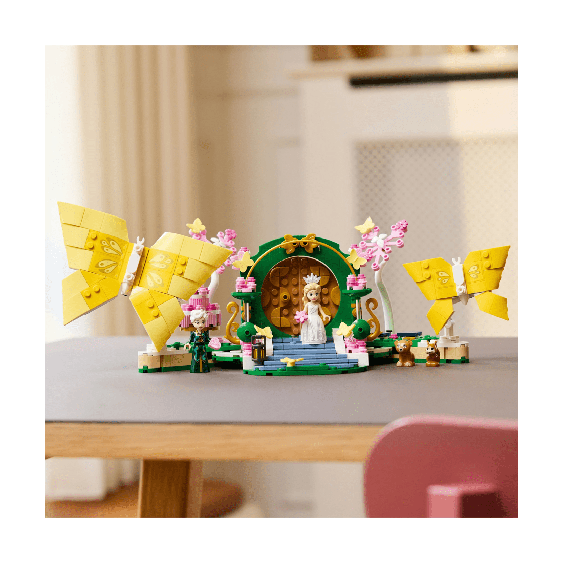 9 LEGO Wicked Glinda's Wedding Day 75688, 9 of 10