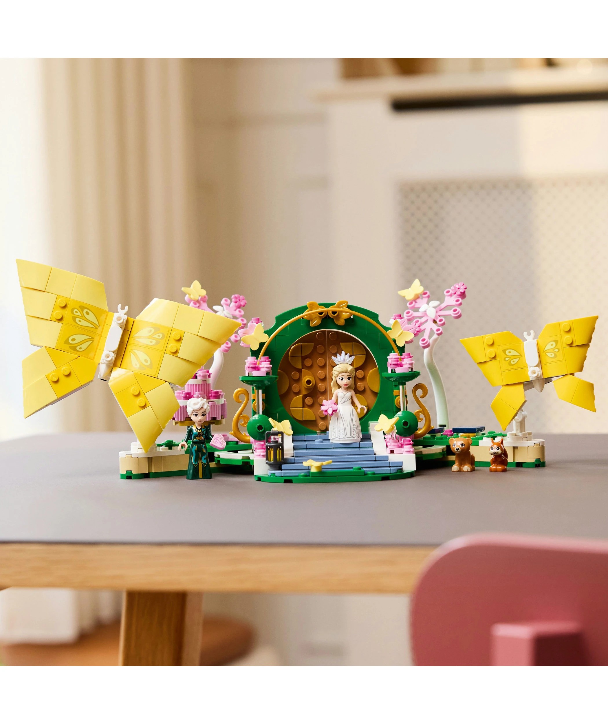 9 LEGO Wicked Glinda's Wedding Day 75688, 9 of 10