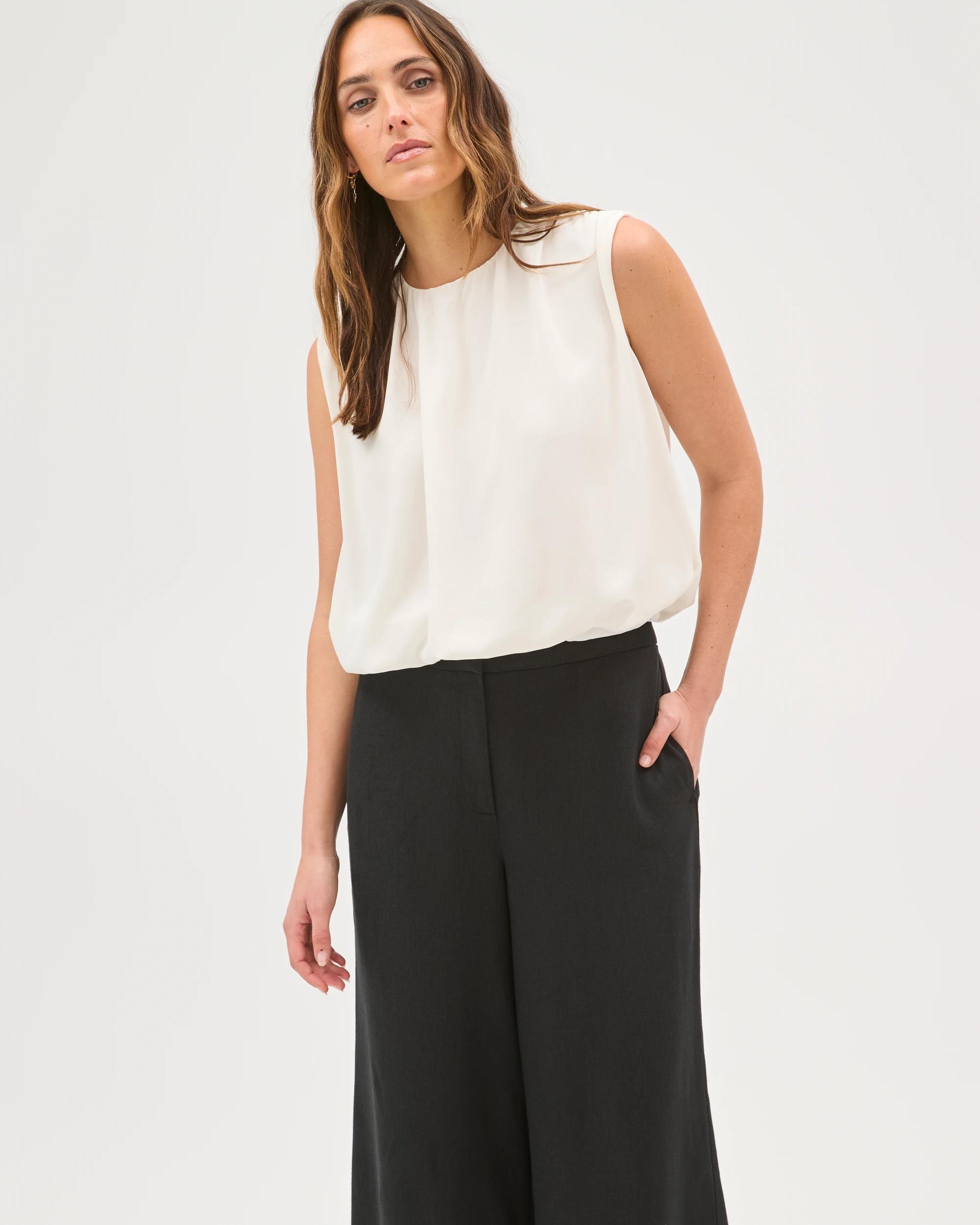 2 Preview Sleeveless Bubble Hem Blouse CLOUD DANCER, 2 of 7