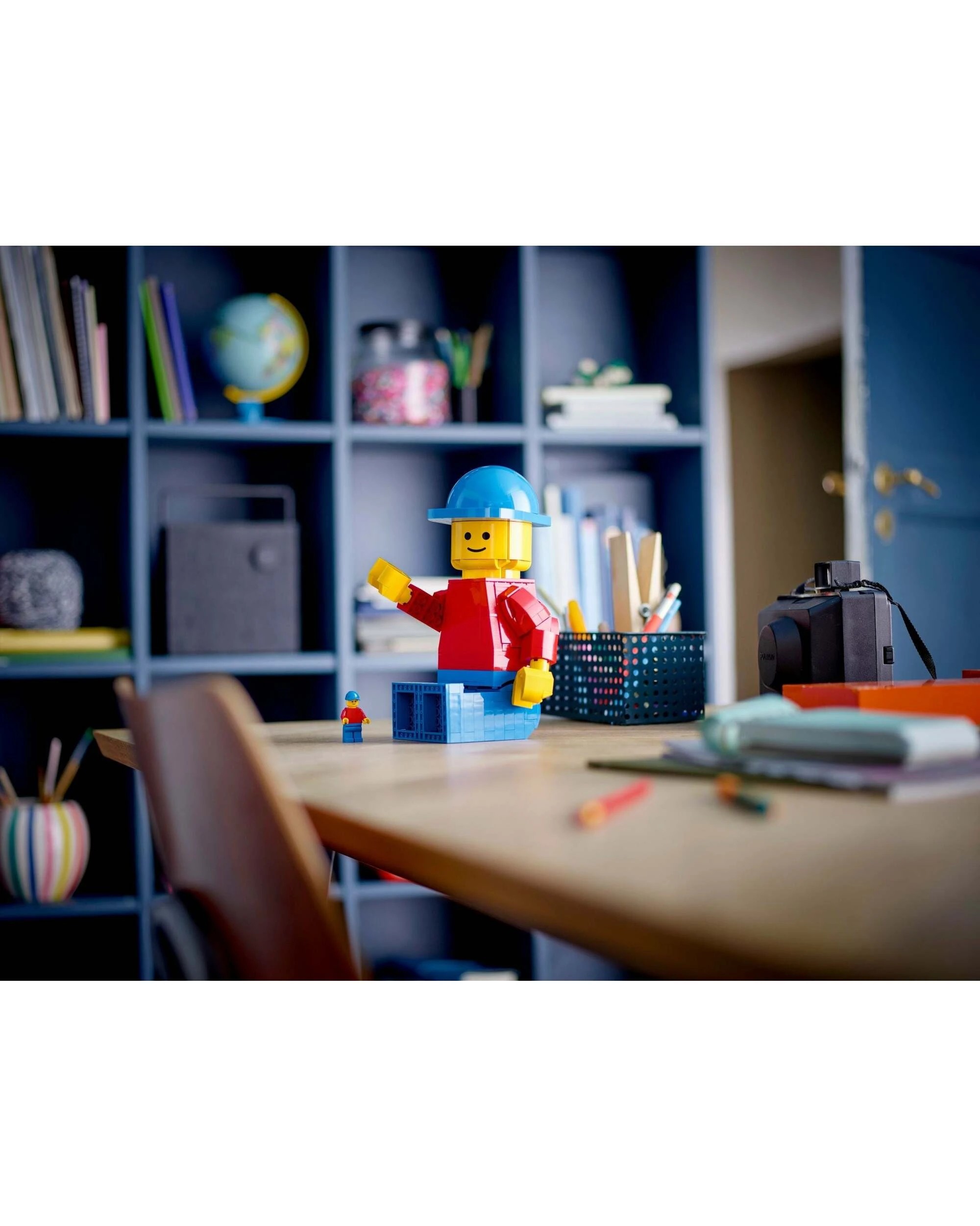 3 LEGO Minifigures Upscaled Minifigure 40649, 3 of 5