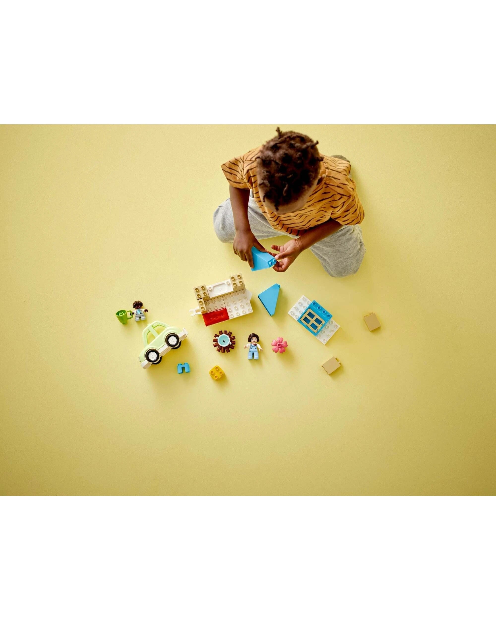 5 LEGO Duplo Town Family House on Wheels 10985, 5 of 5